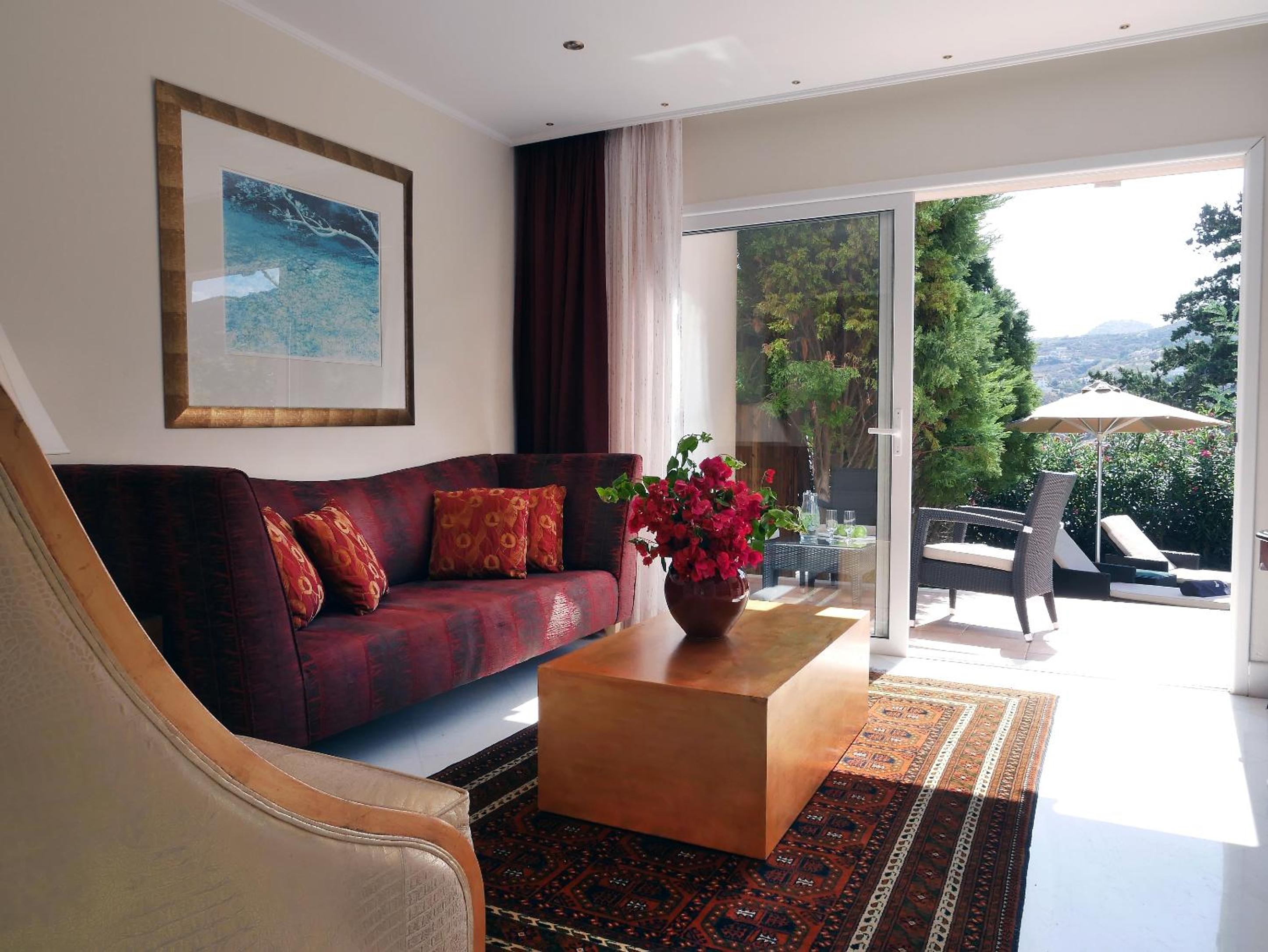 Exclusive Two-Bedroom Maisonette with Individual Pool - Photo 4