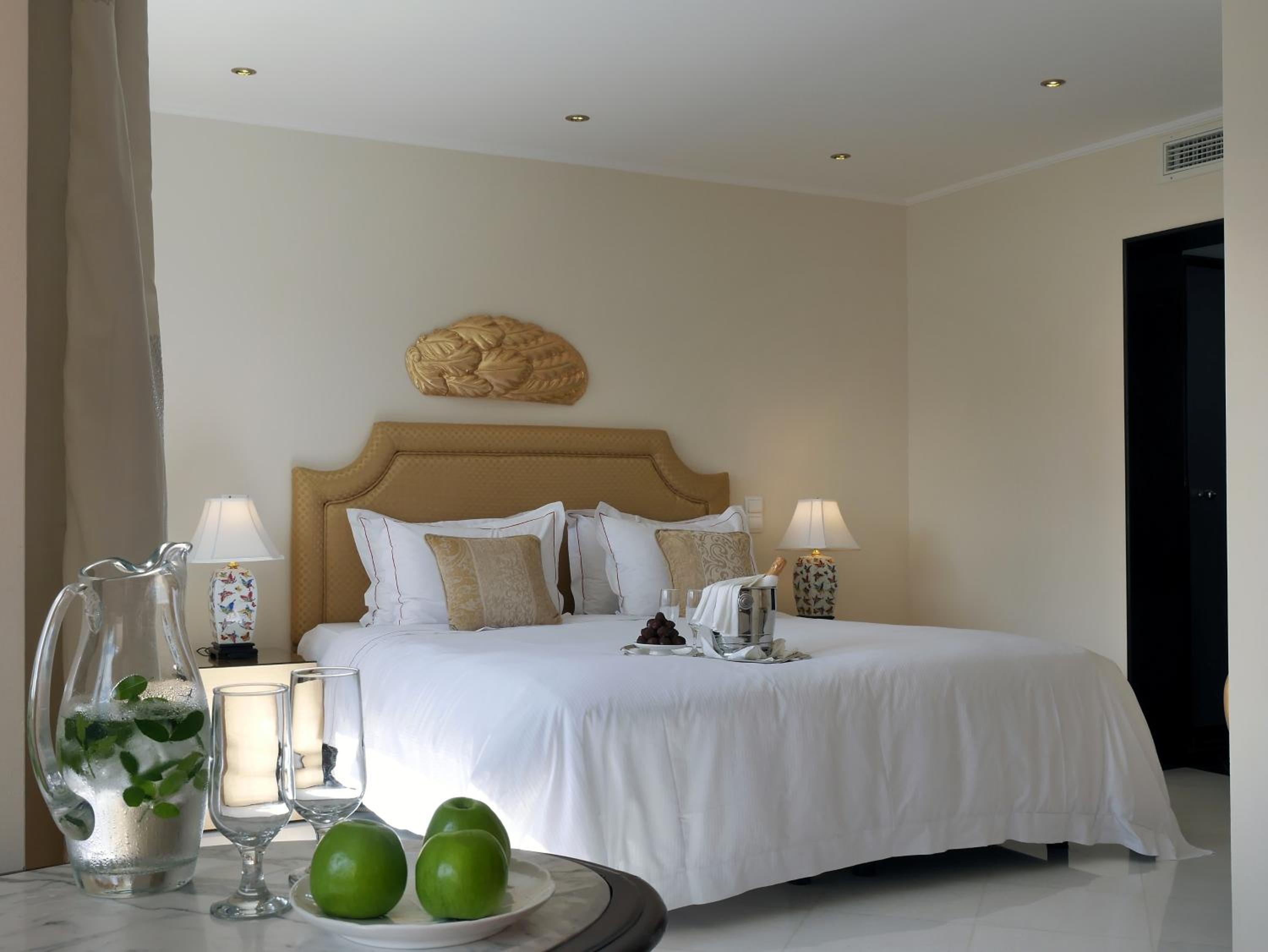 Exclusive Two-Bedroom Maisonette with Individual Pool - Photo 3