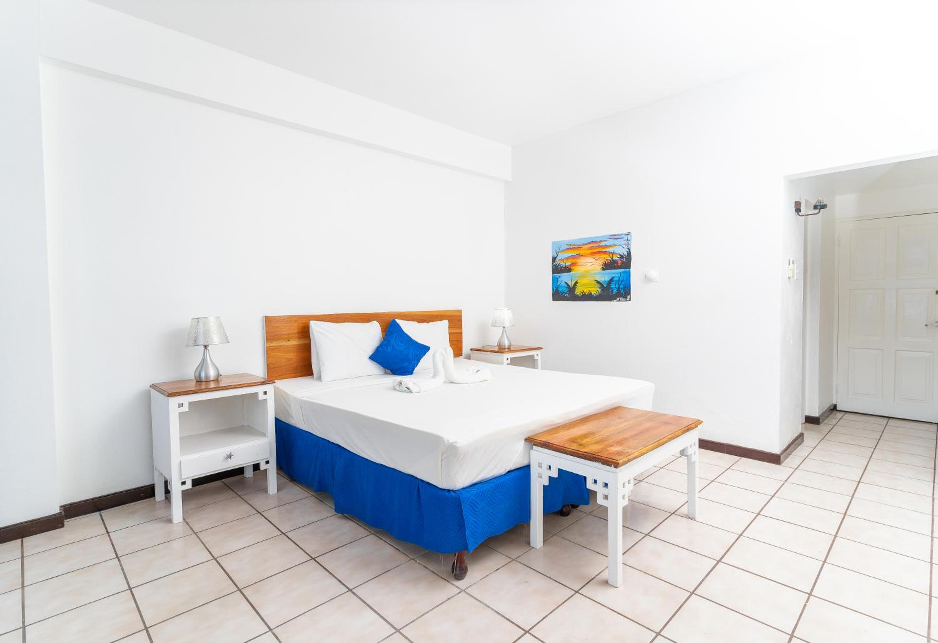 King Room with Sea View - Photo 12