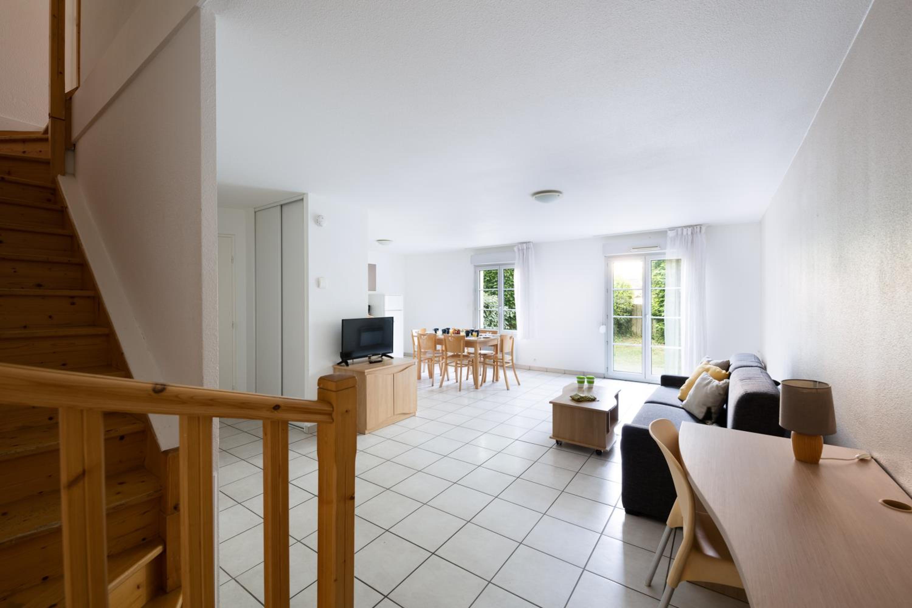 Three-Bedroom Apartment (8 Adults) - Photo 7