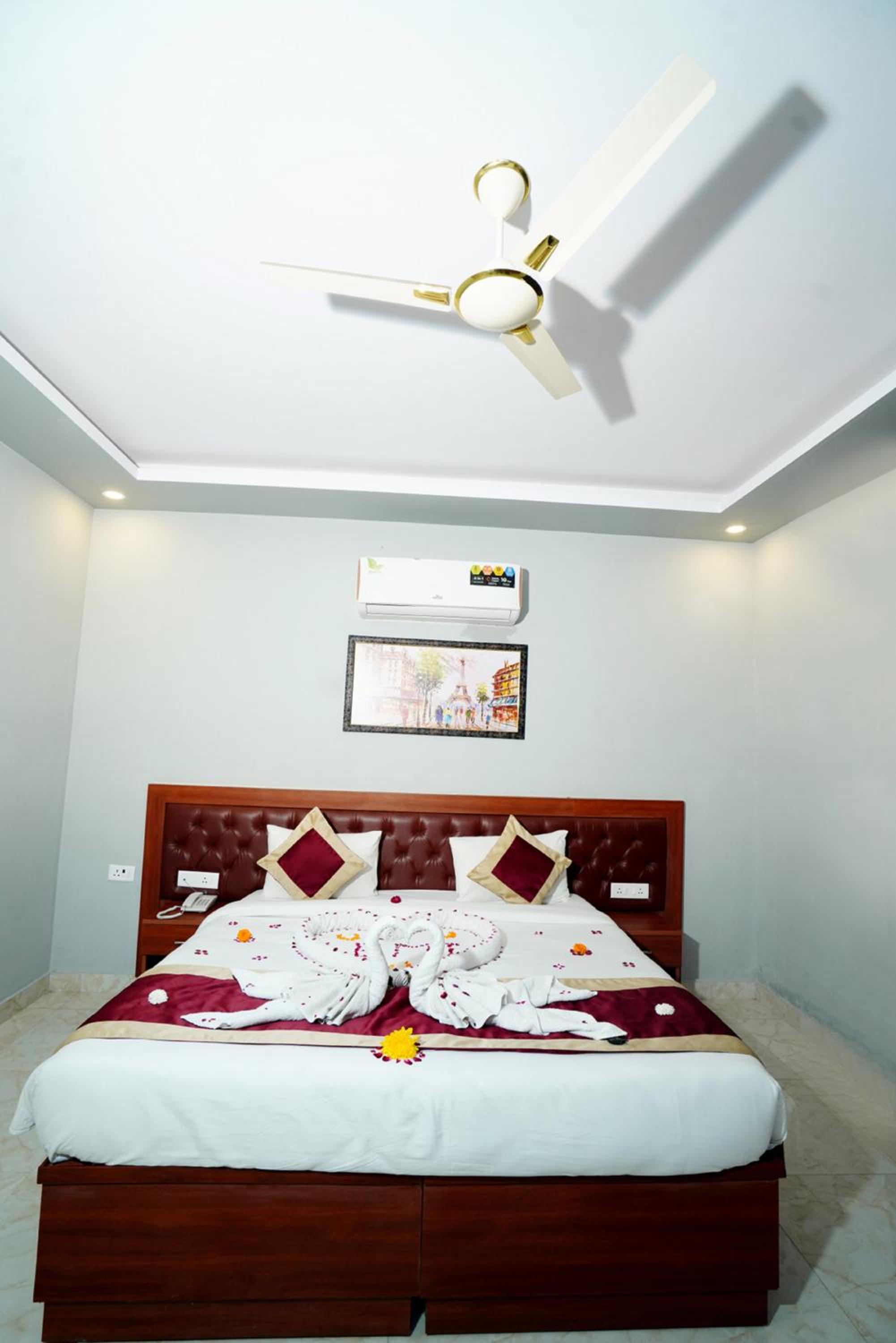 Deluxe Double Room - Photo 28