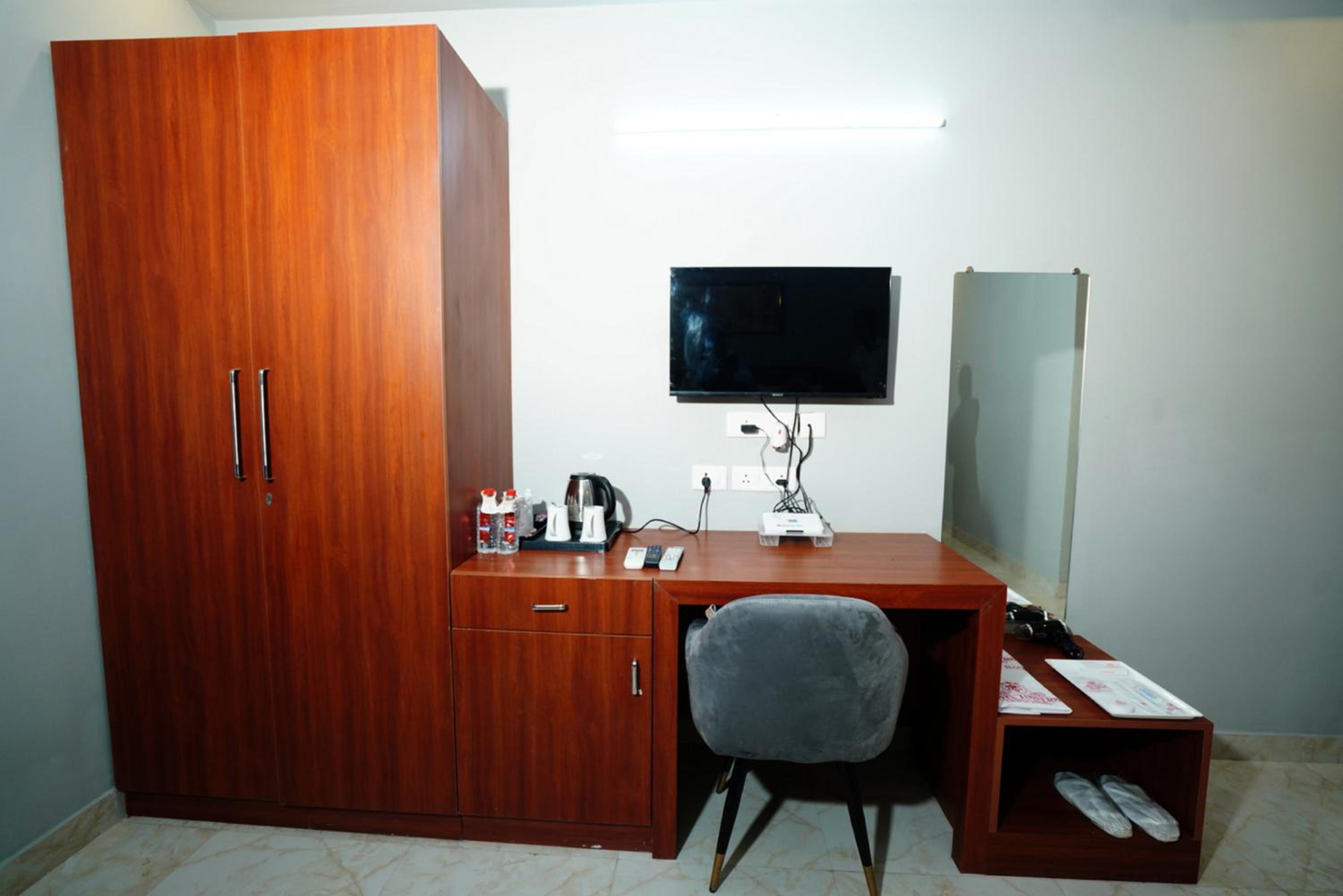 Deluxe Double Room - Photo 26