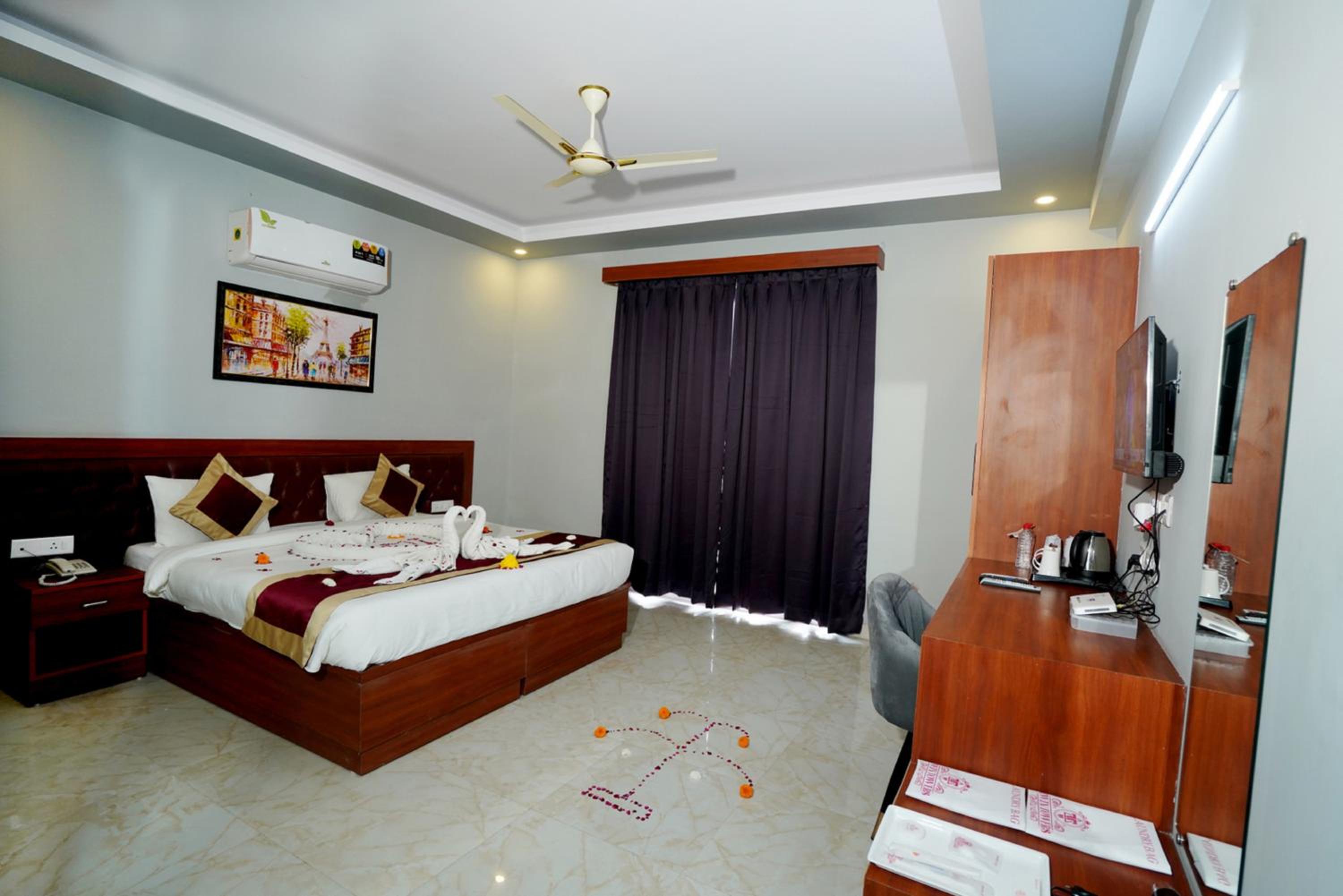 Deluxe Double Room - Photo 19