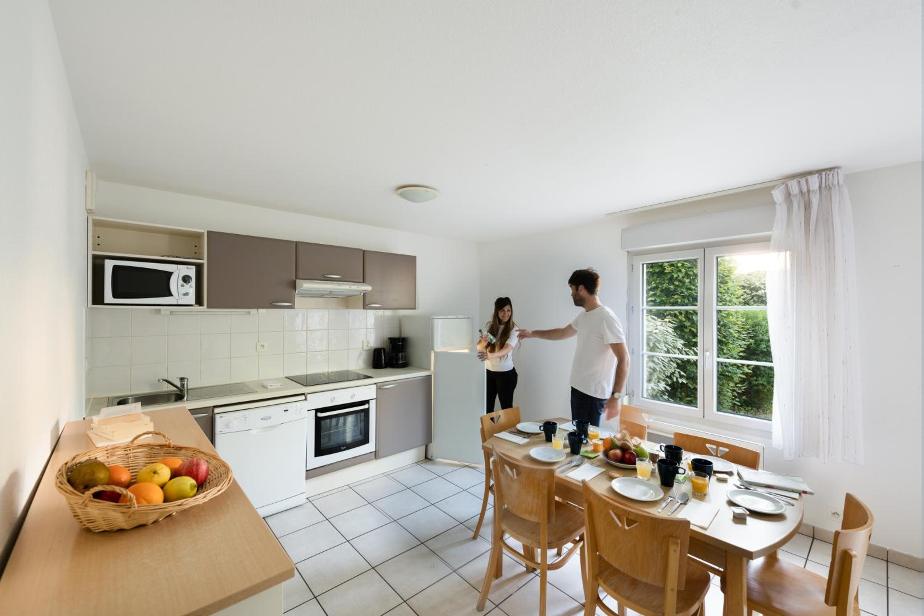 Three-Bedroom Apartment (8 Adults) - Photo 2