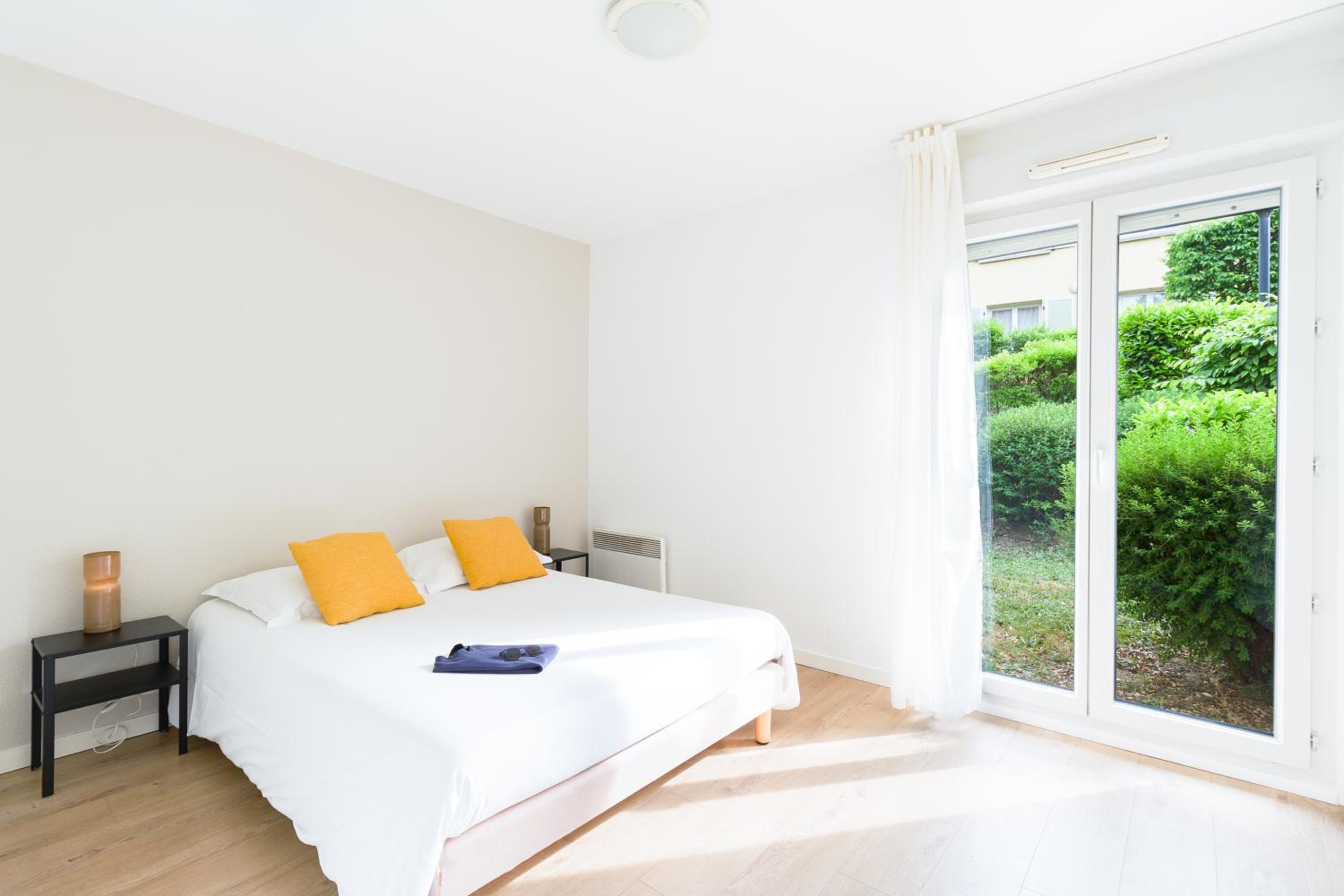 One-Bedroom Apartment (4 Adults) - Photo 1