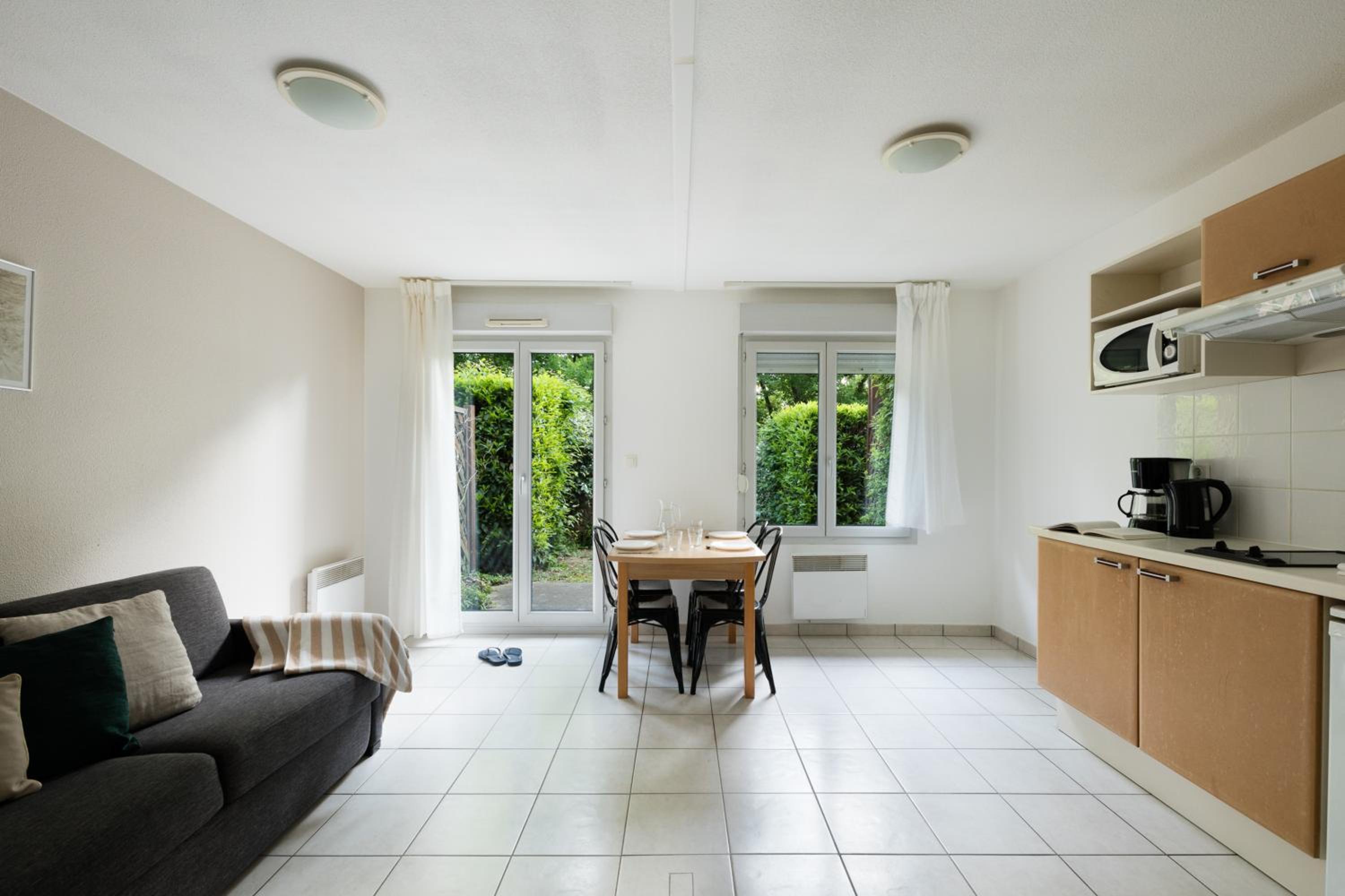 One-Bedroom Apartment (4 Adults) - Photo 2
