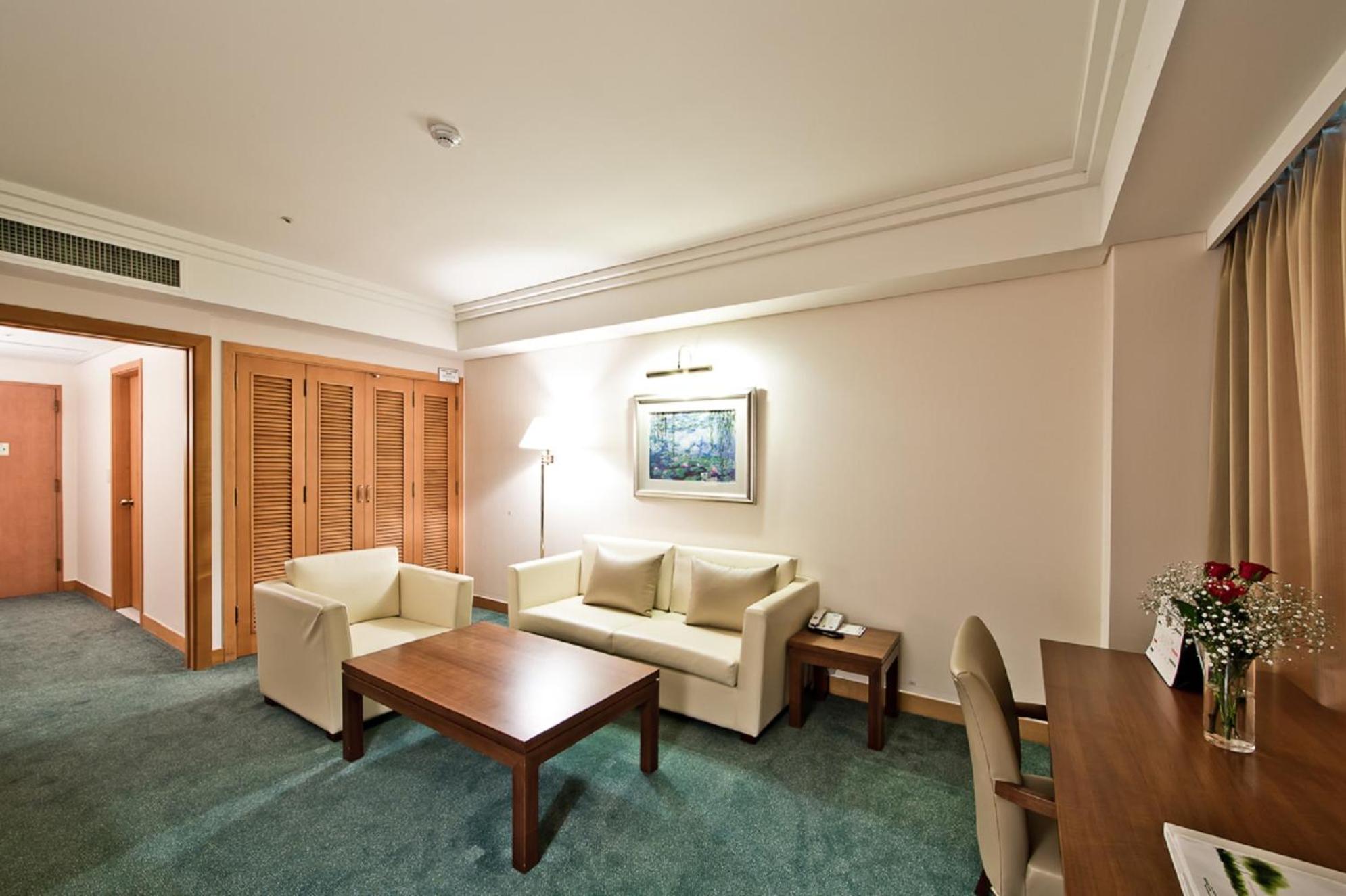 Junior Suite Twin Room with Sea View - Photo 5