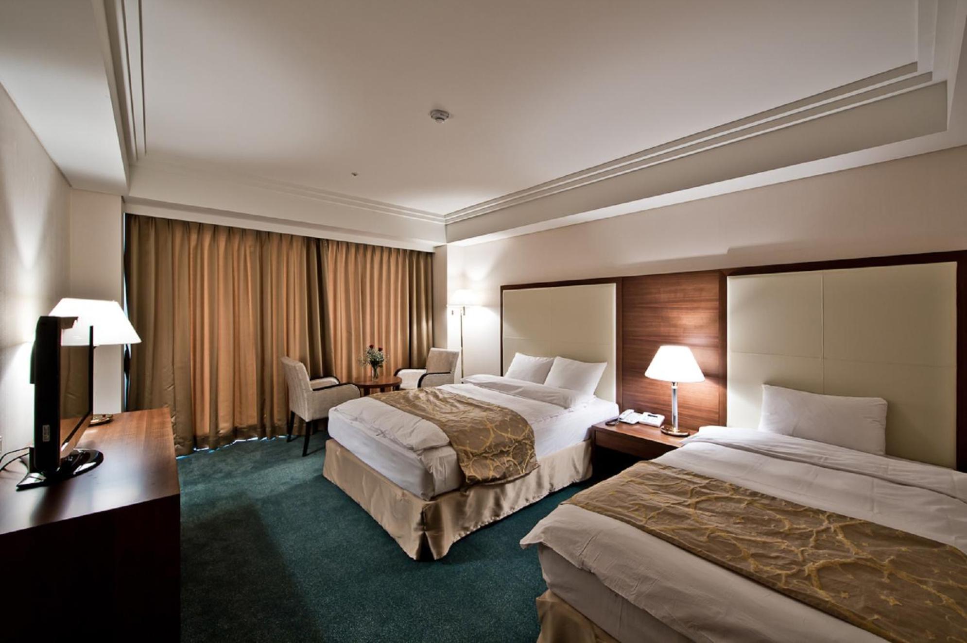Junior Suite Twin Room with Sea View - Photo 6