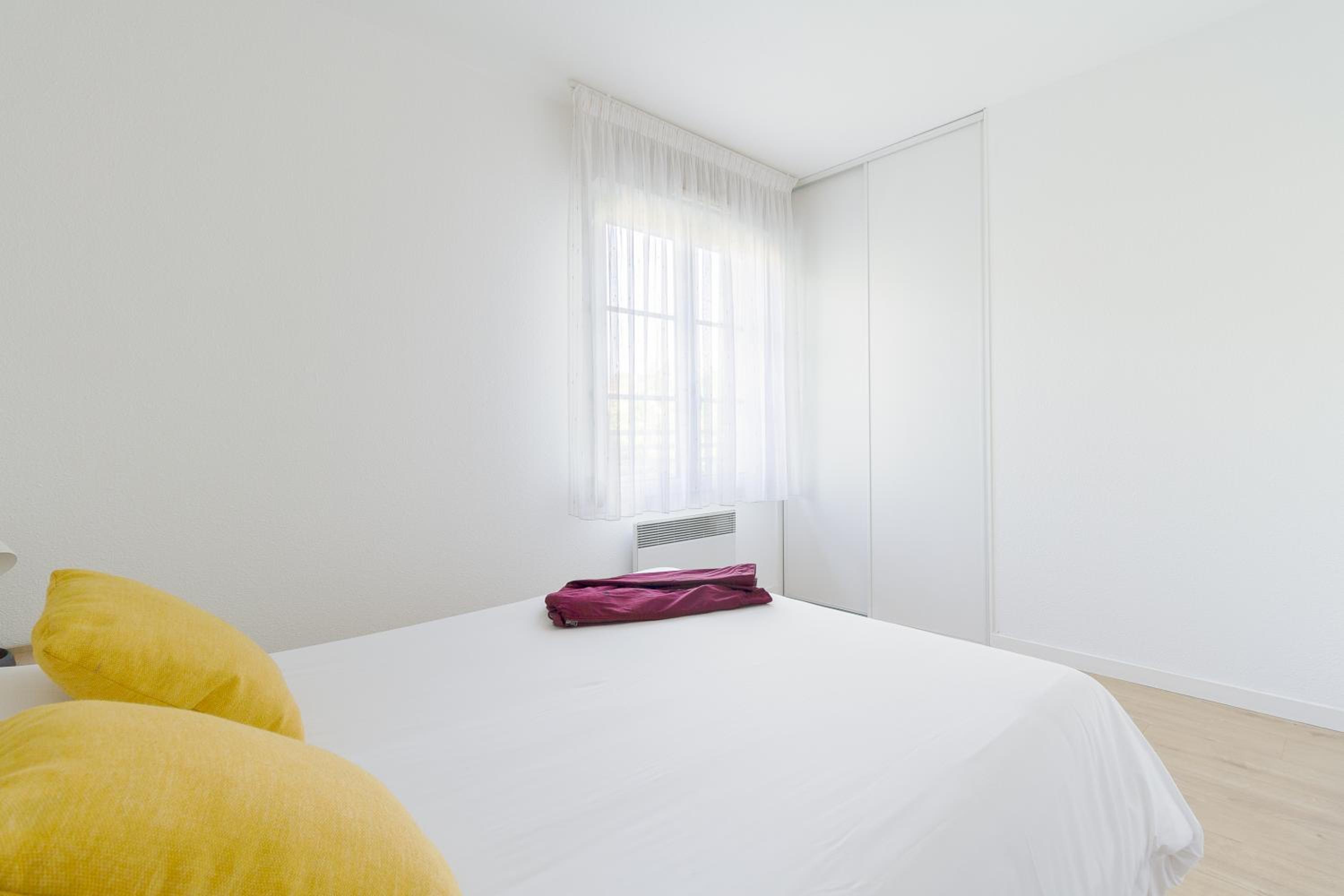 Two-Bedroom Apartment (6 Adults) - Photo 2