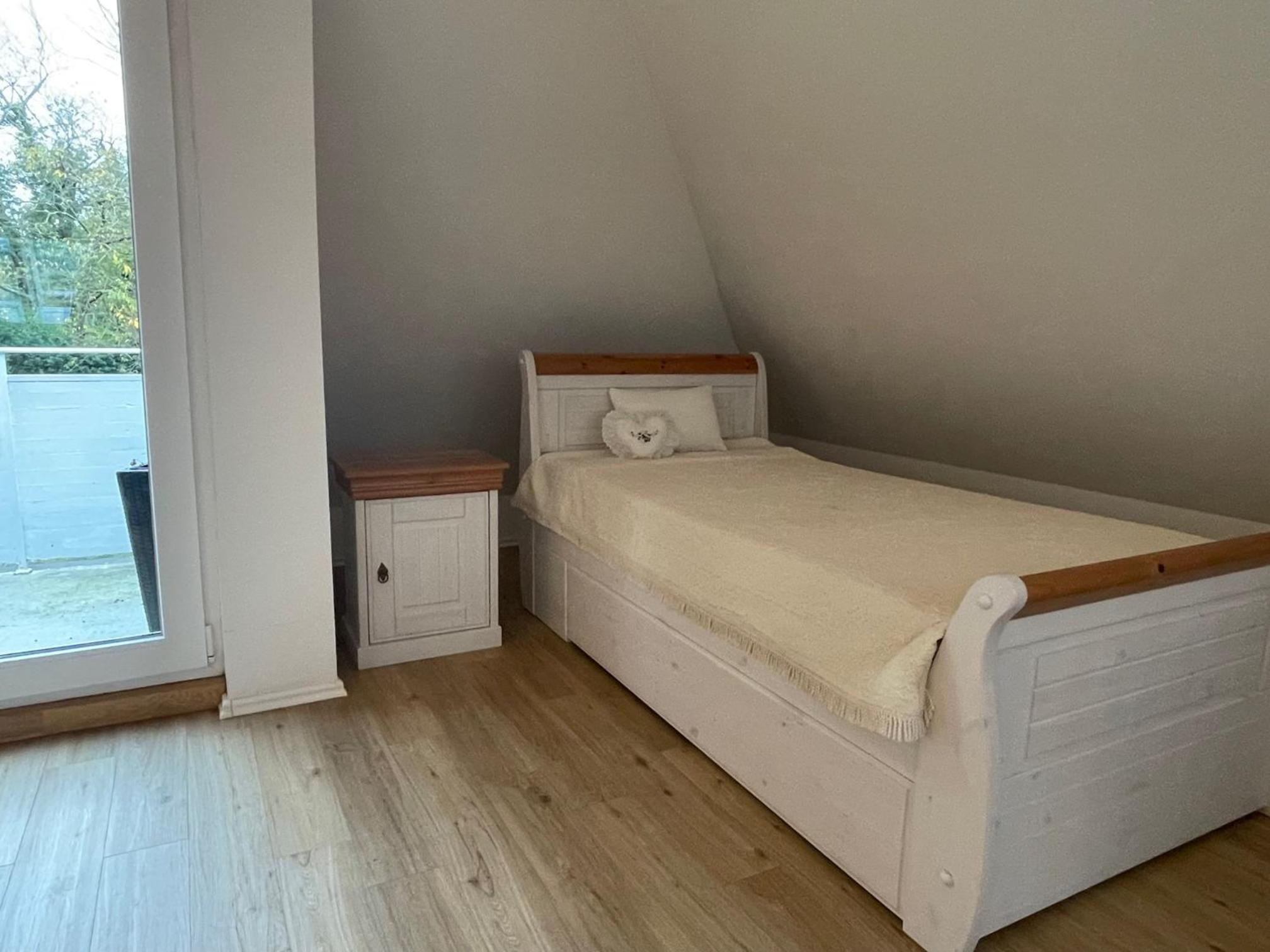 Two-Bedroom House photo 3