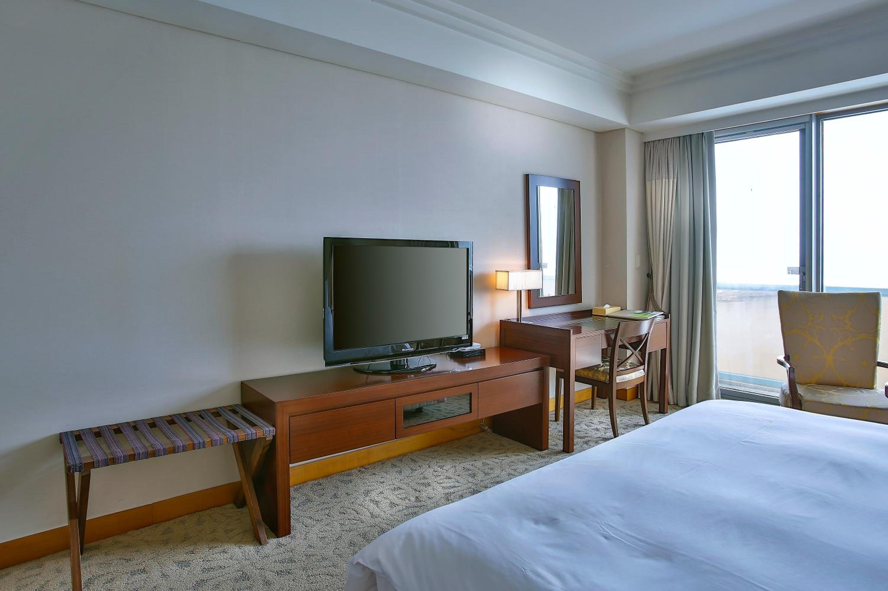 Deluxe Double Room with Sea View - Photo 3