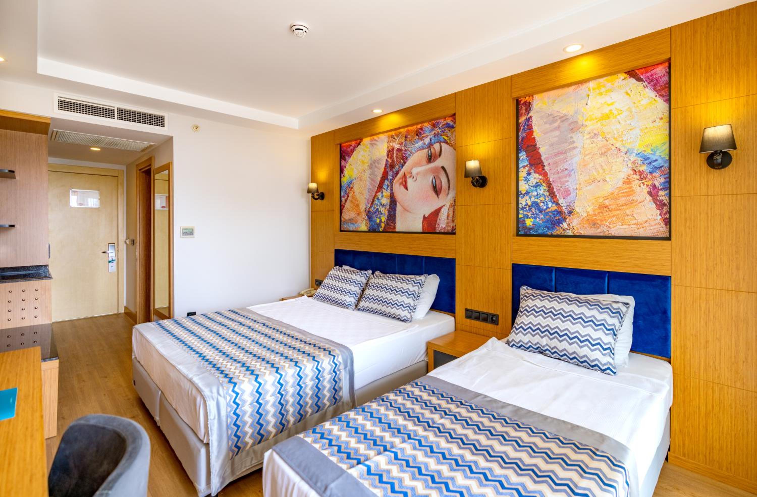 Standard Double or Twin Room - Photo 1