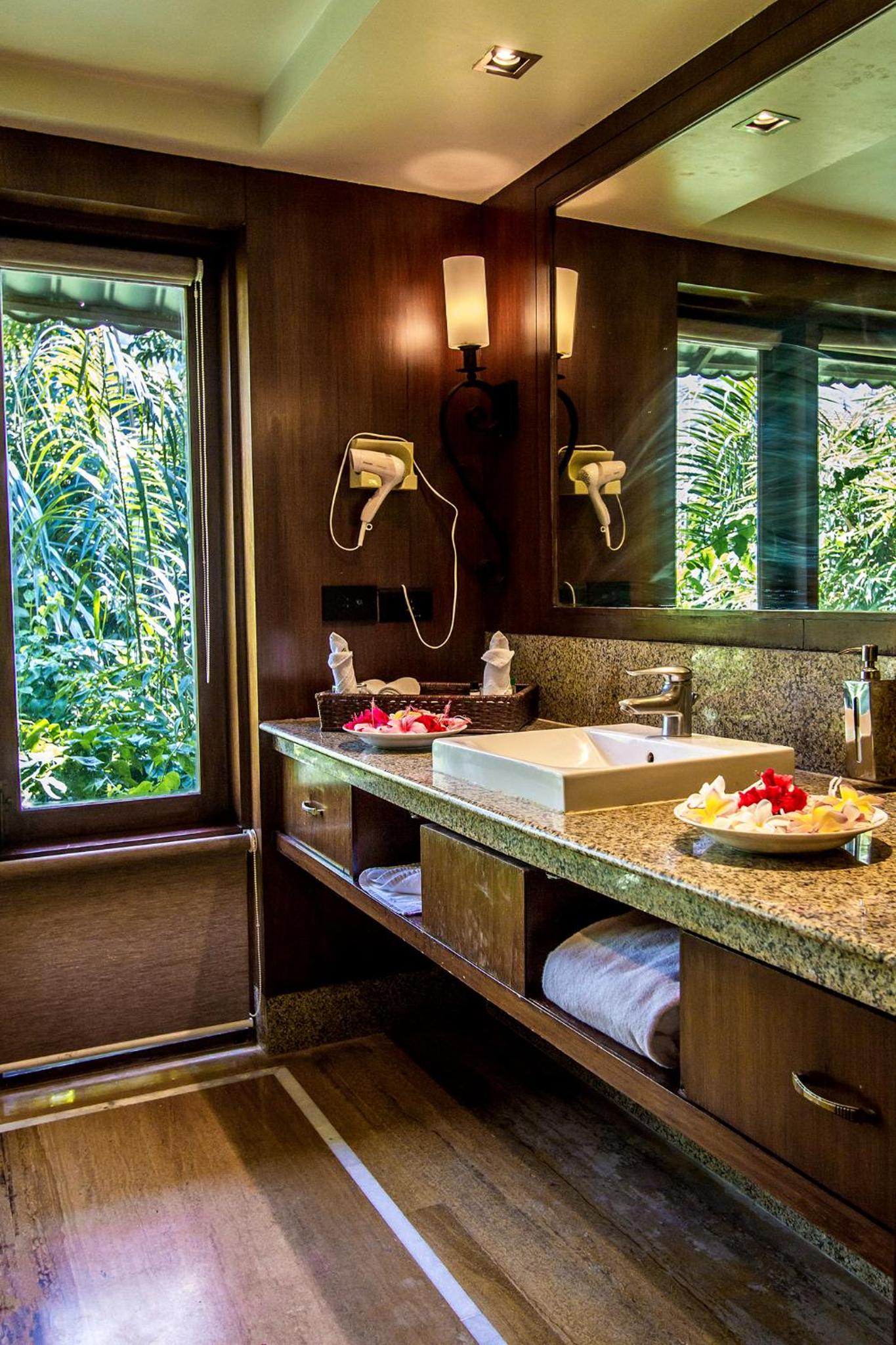 Luxury Cottage with Balcony: 10% discount on Food & Beverages (excluding In-Room Dining and Liquor), 10% discount on Spa Services, Laundry Services, Complimentary Happy Hour Offer – Buy 1 Get 1 Free, available daily from 11:00 AM to 7:00 PM. - Photo 7