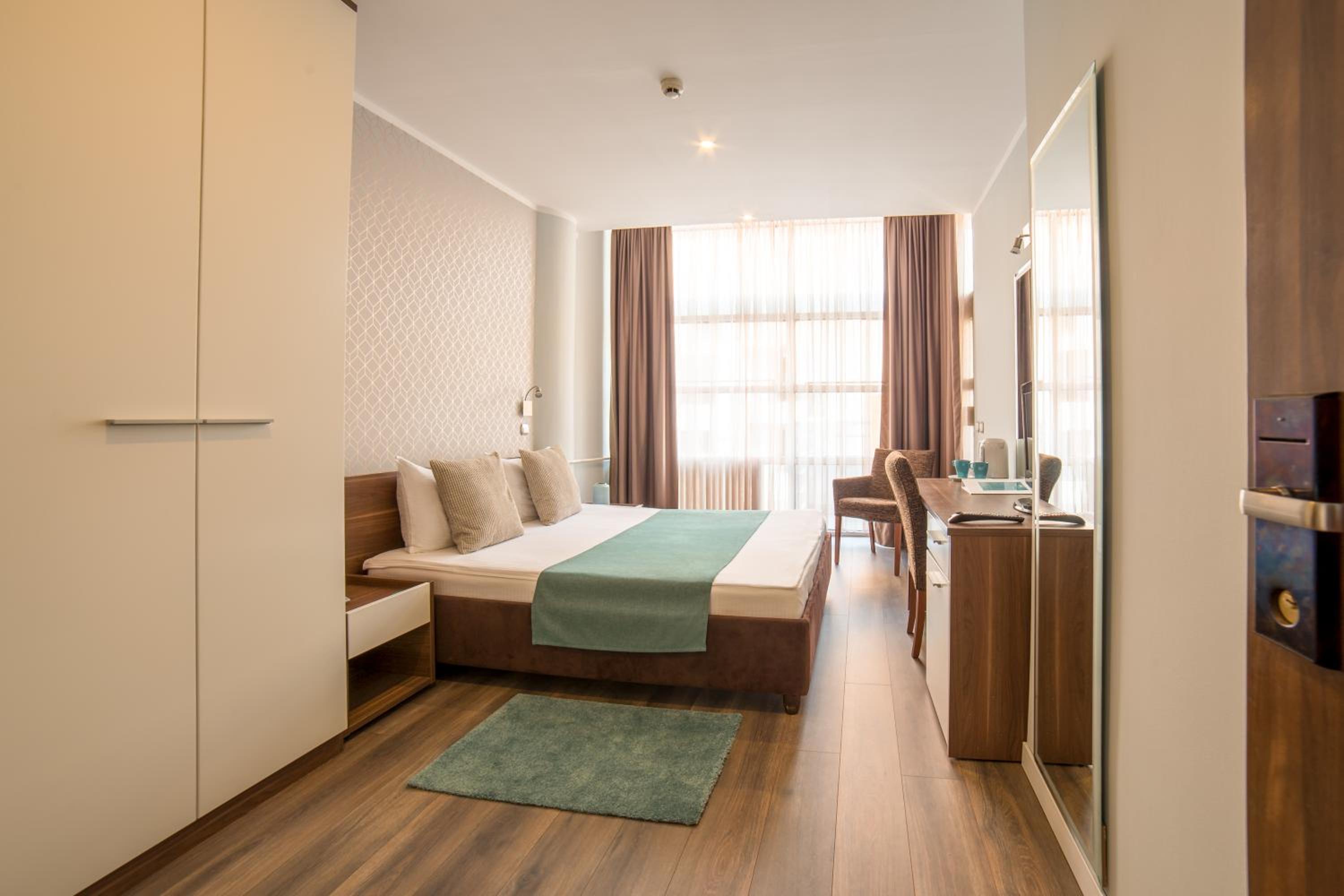 Budget Double Room - Photo 3