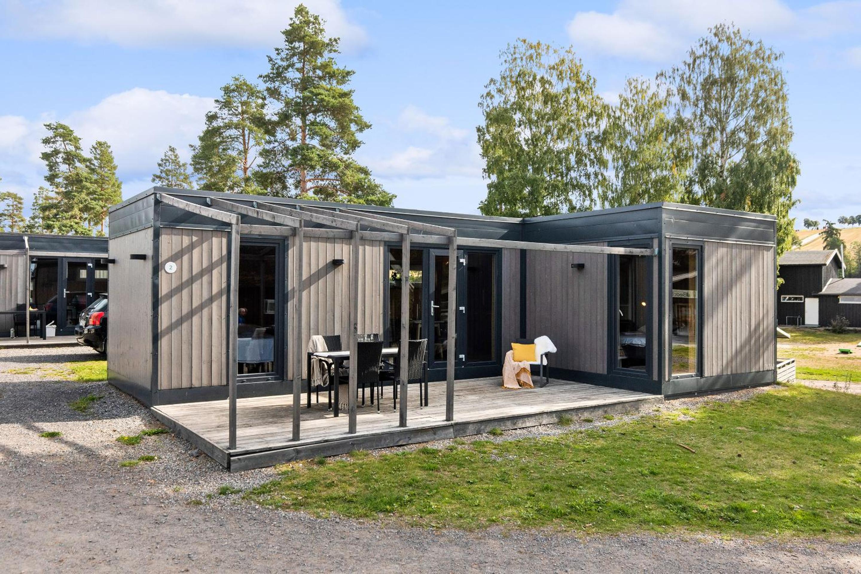 Functionalist cabin photo 3