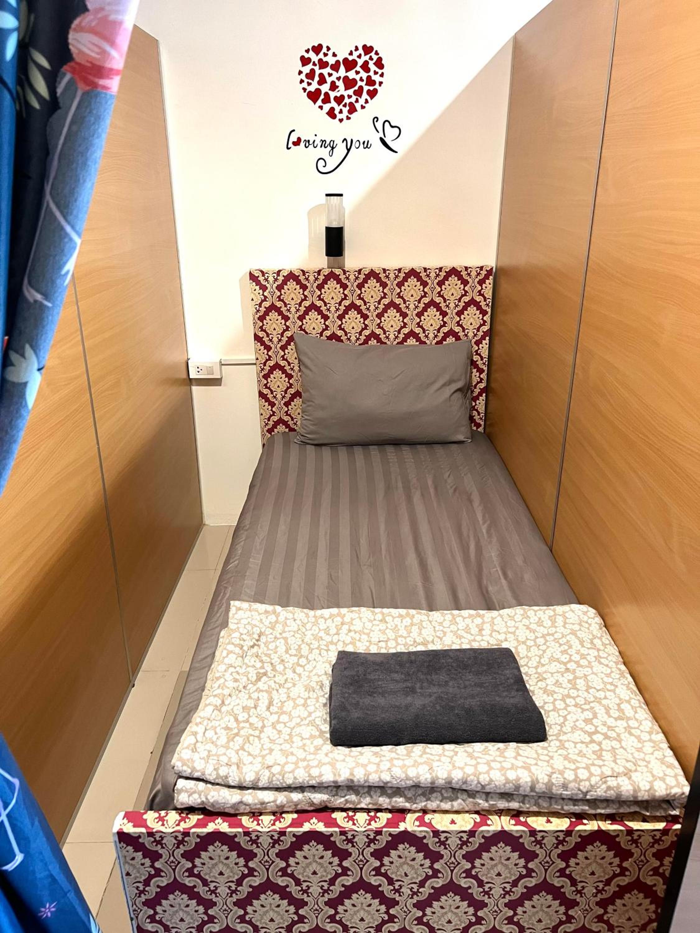 Single Bed in Dormitory Room photo 1