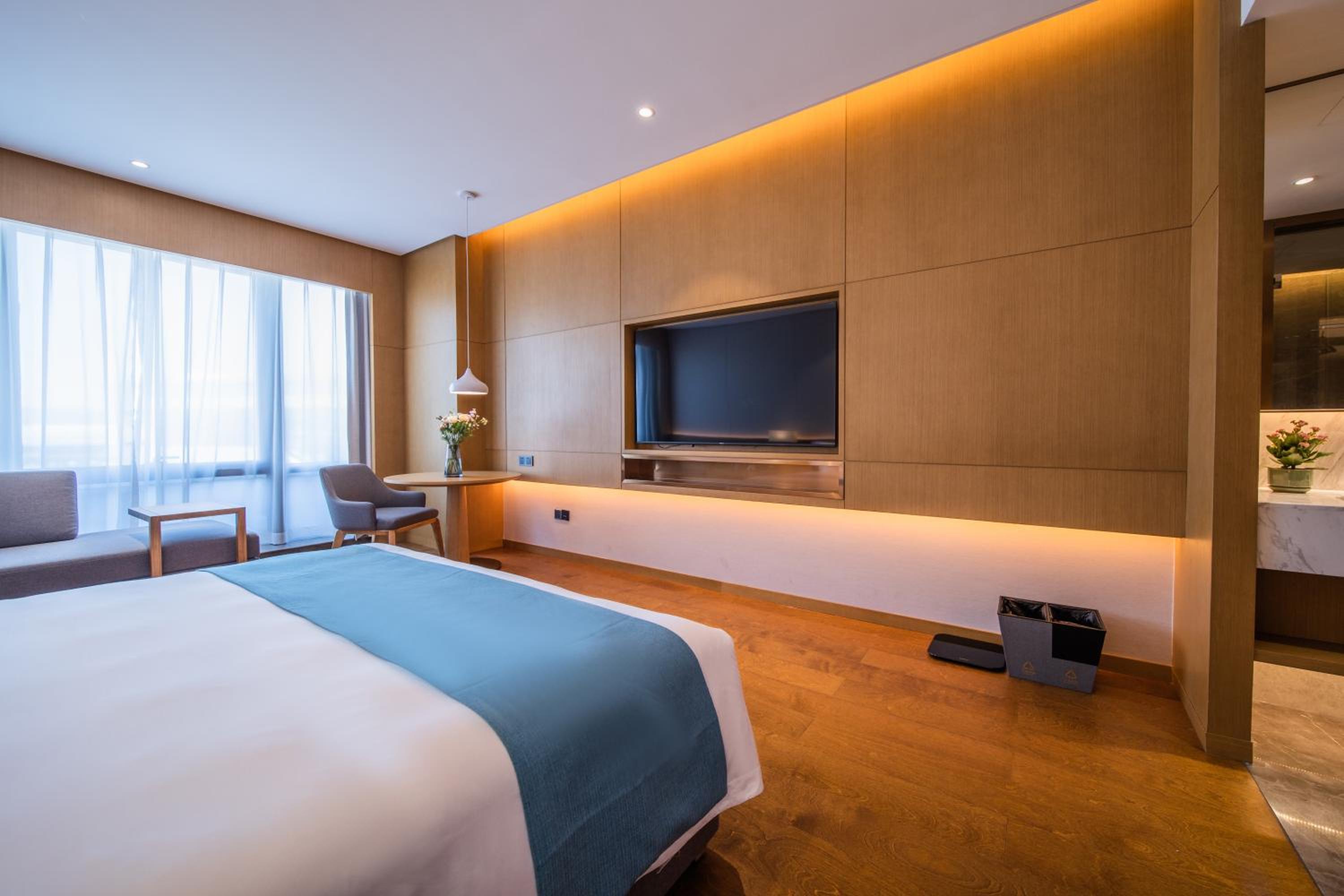 Superior King Room - Non-Smoking
