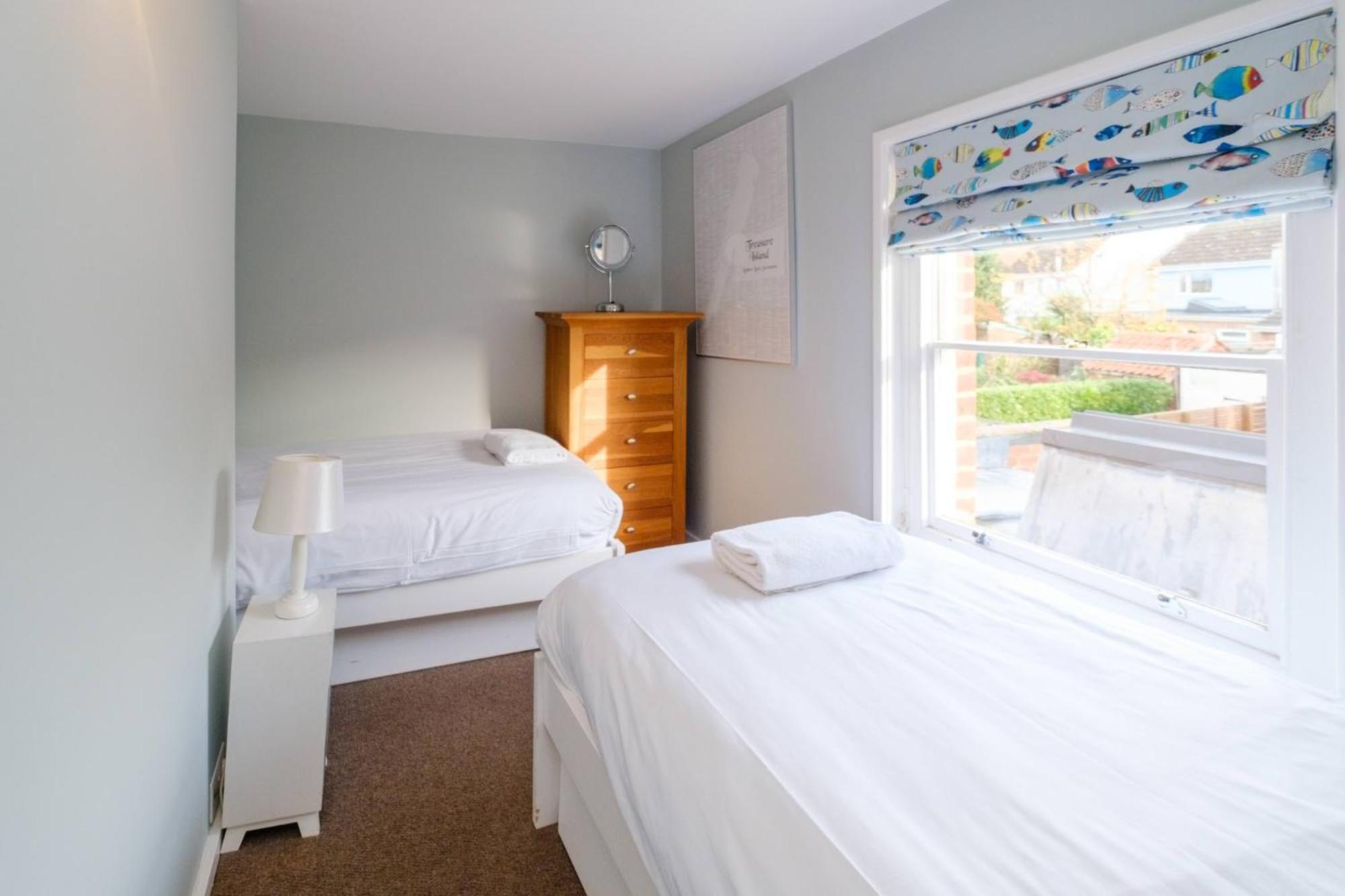 Two-Bedroom House - Photo 19
