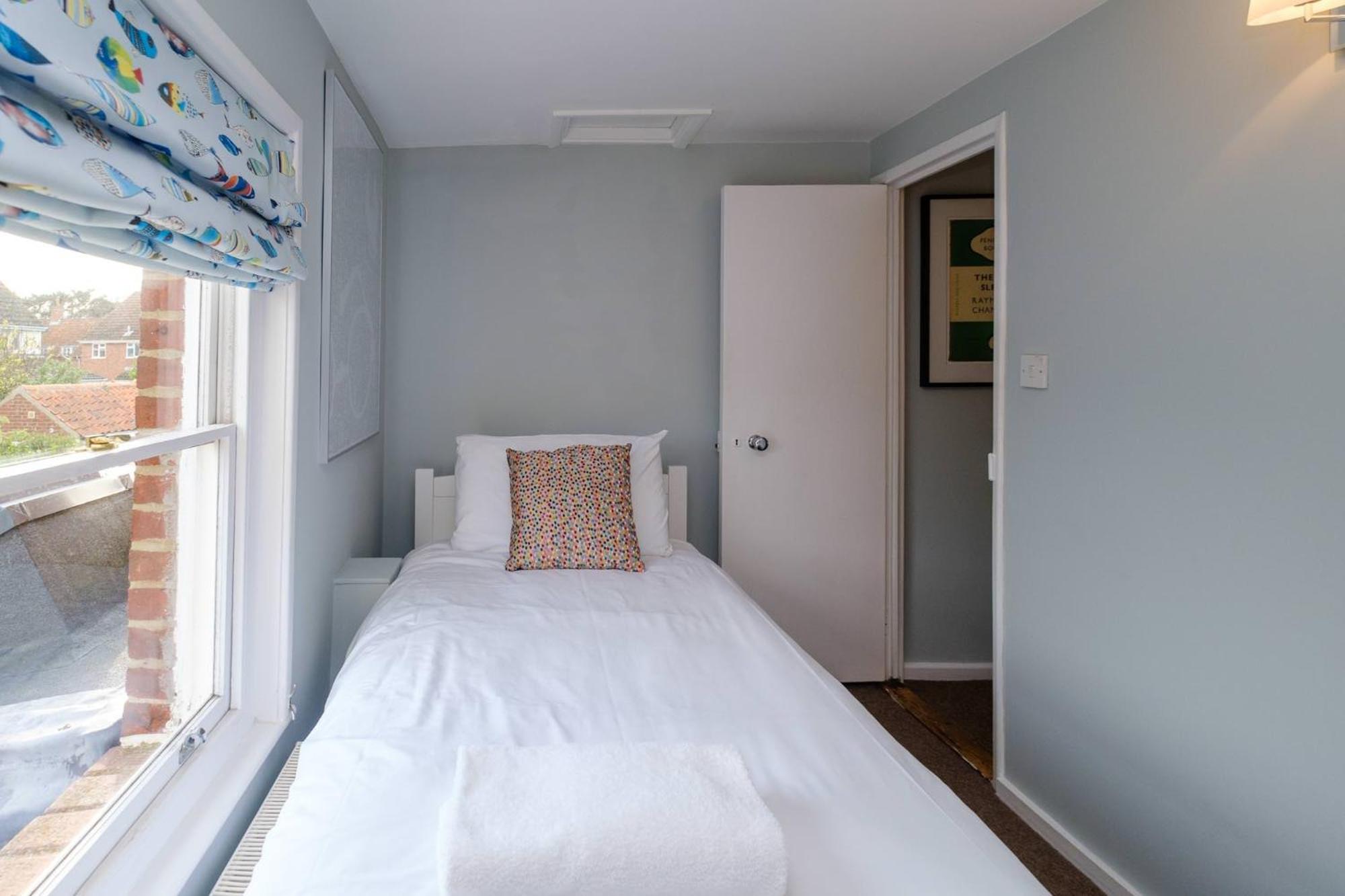 Two-Bedroom House - Photo 22