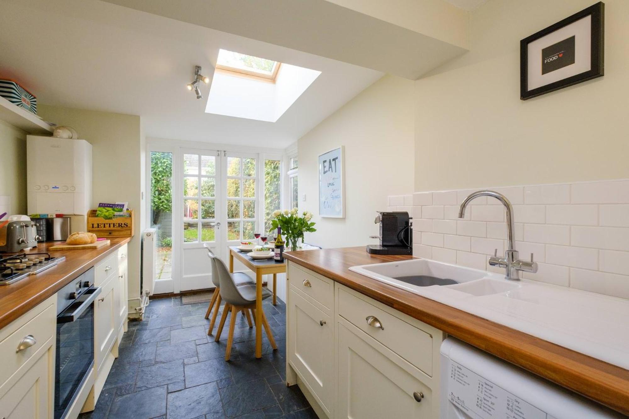 Two-Bedroom House - Photo 3