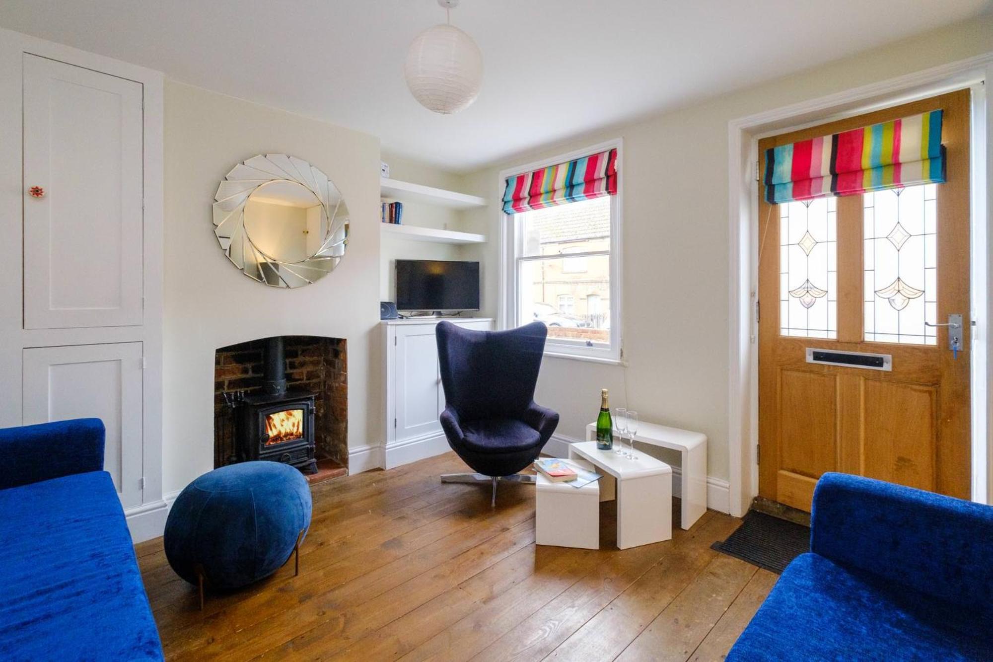 Two-Bedroom House - Photo 7