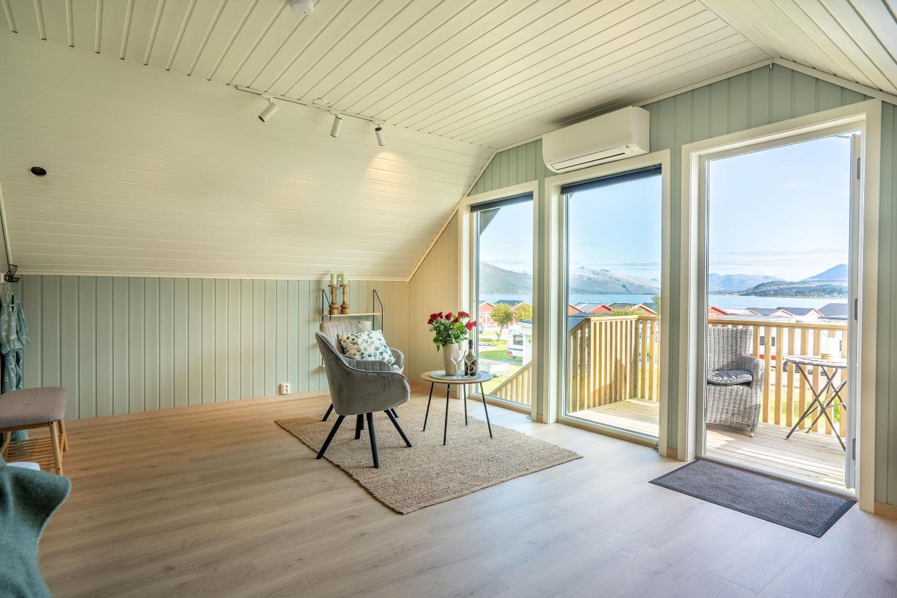 Deluxe Double Room With Balcony and Sea View photo 1