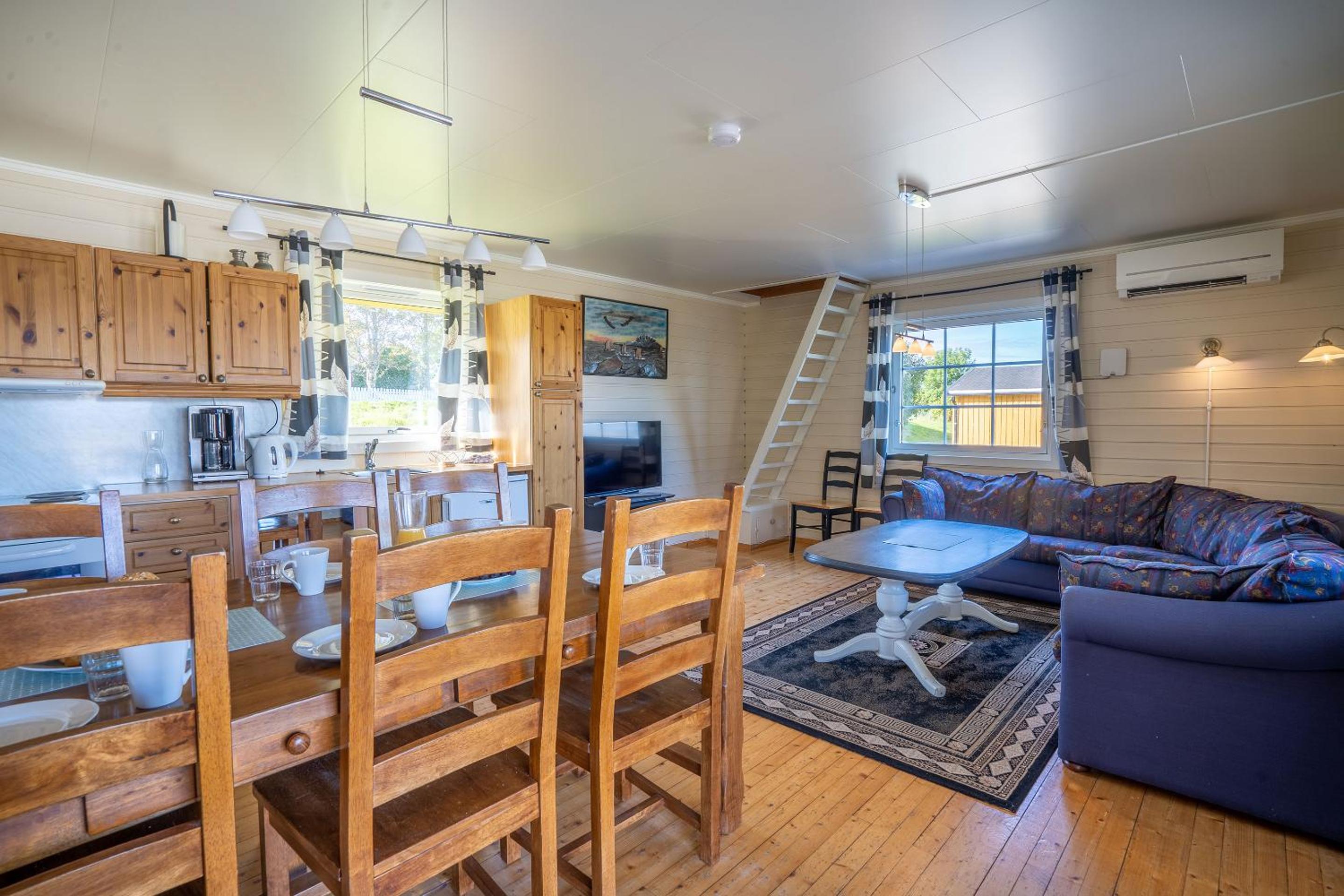 Family cabin 3 bedroom photo 3