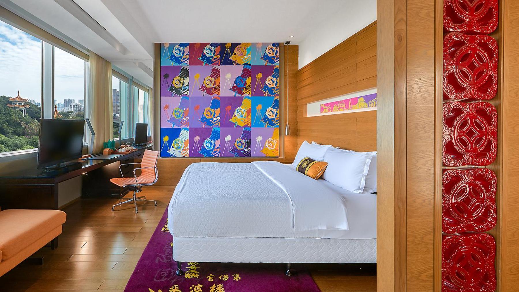 Premium King Room with City View - Photo 1
