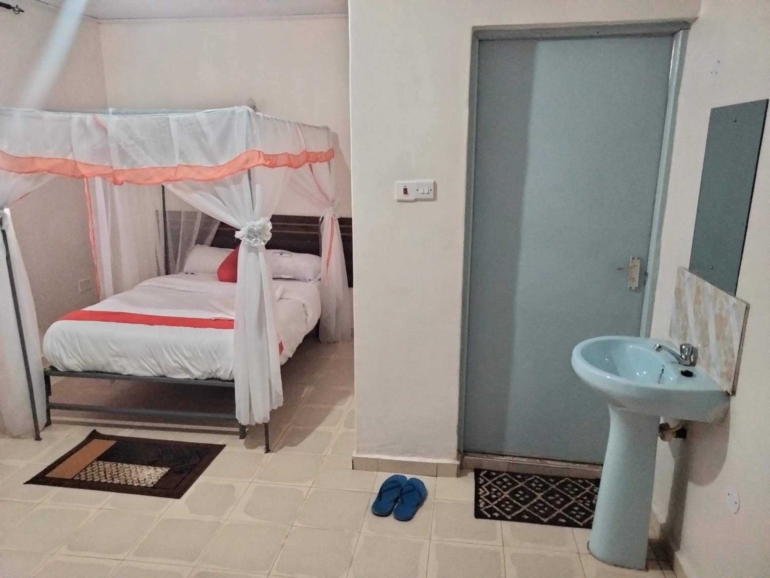 Budget Double Room photo 2
