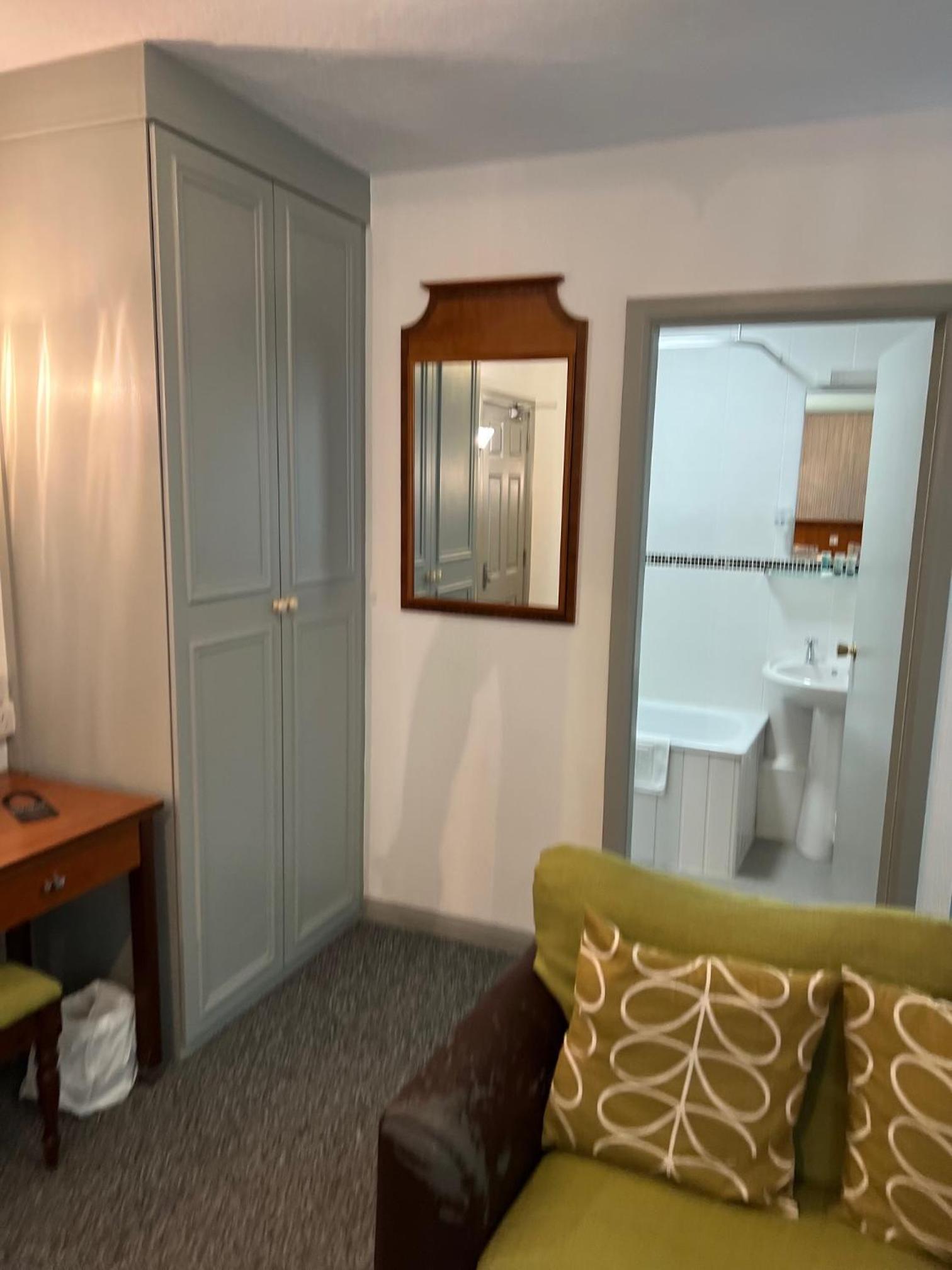 Double Room - Photo 5
