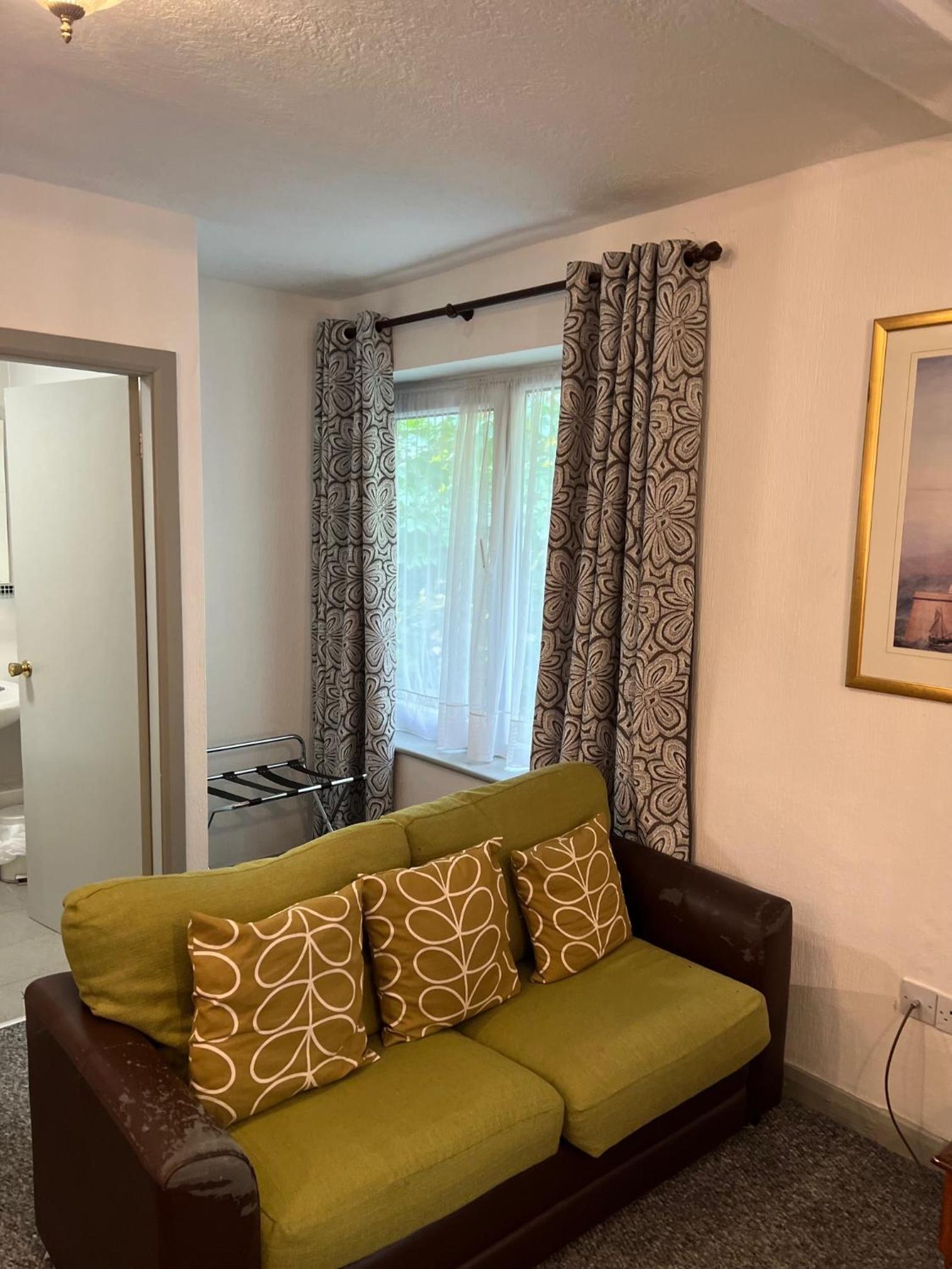 Double Room - Photo 4