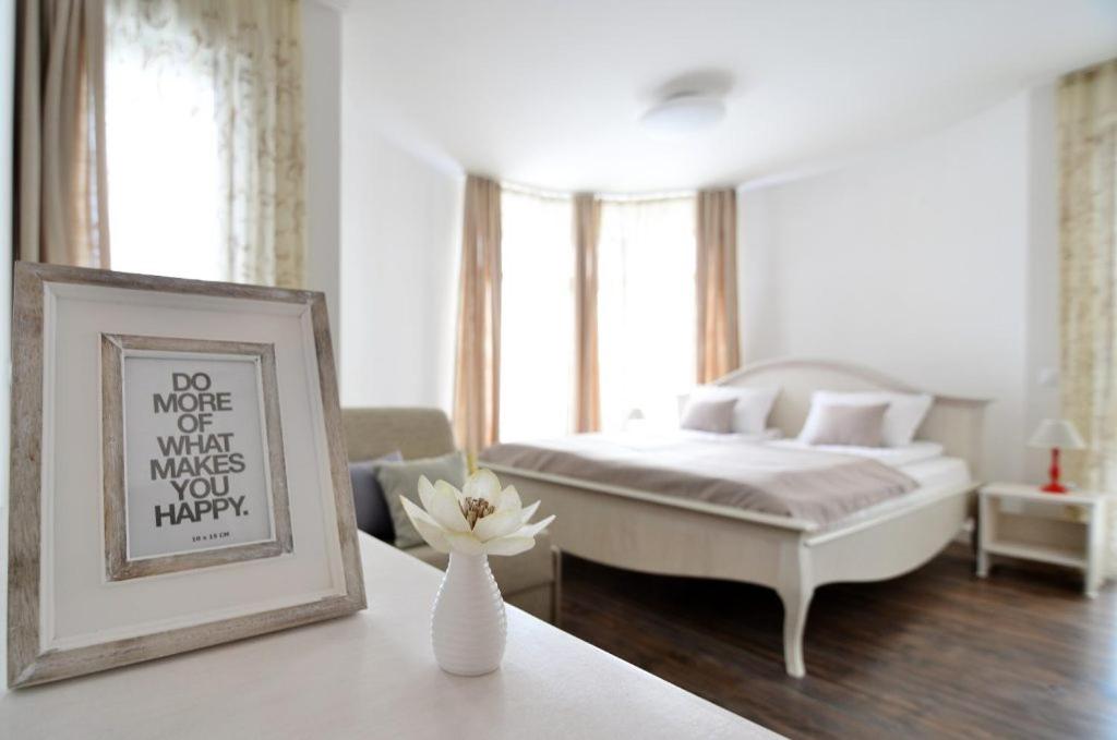 Double Room with Balcony (2 Adults + 1 Child) photo 2