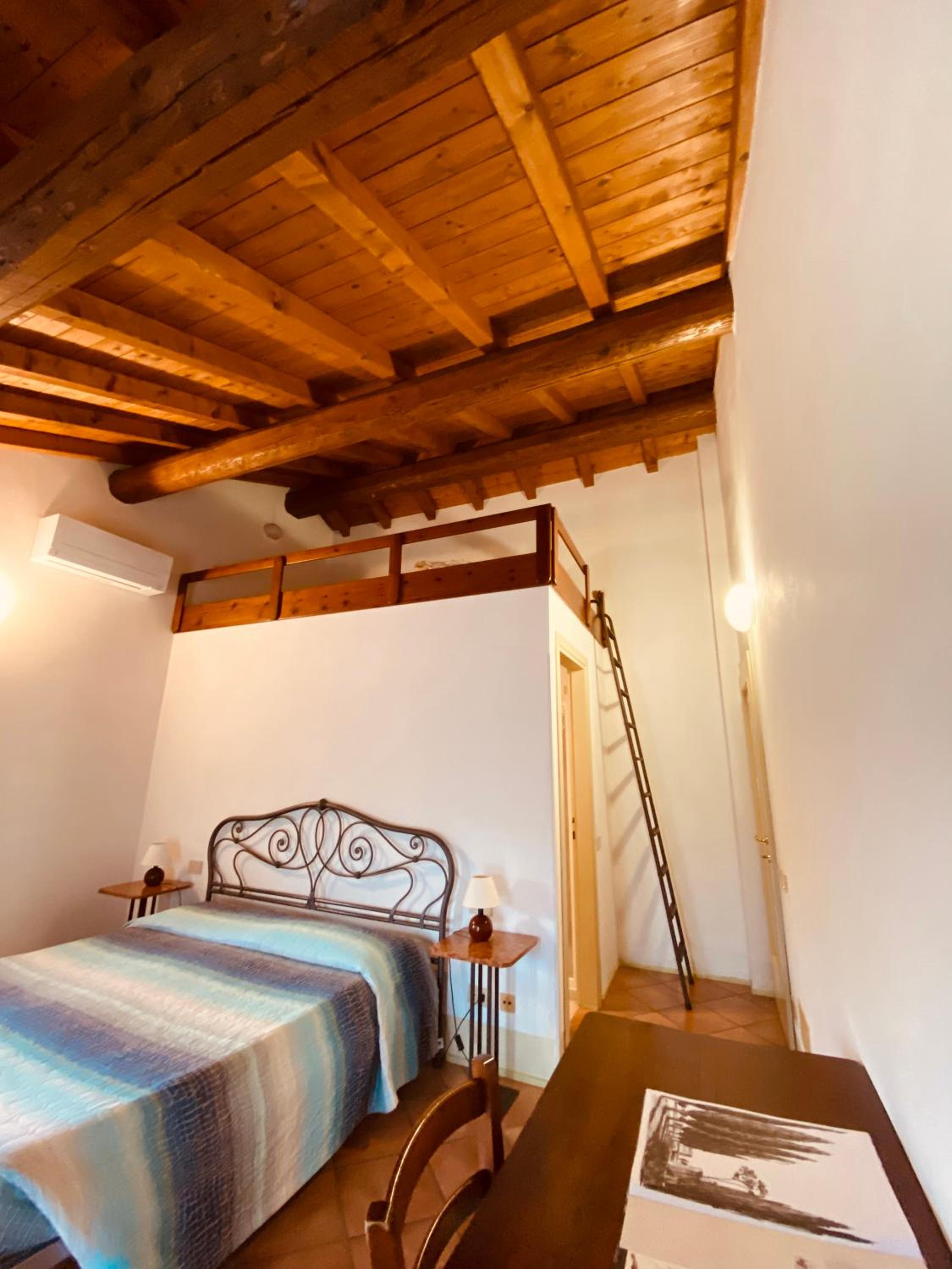 Double or Twin Room - Photo 5