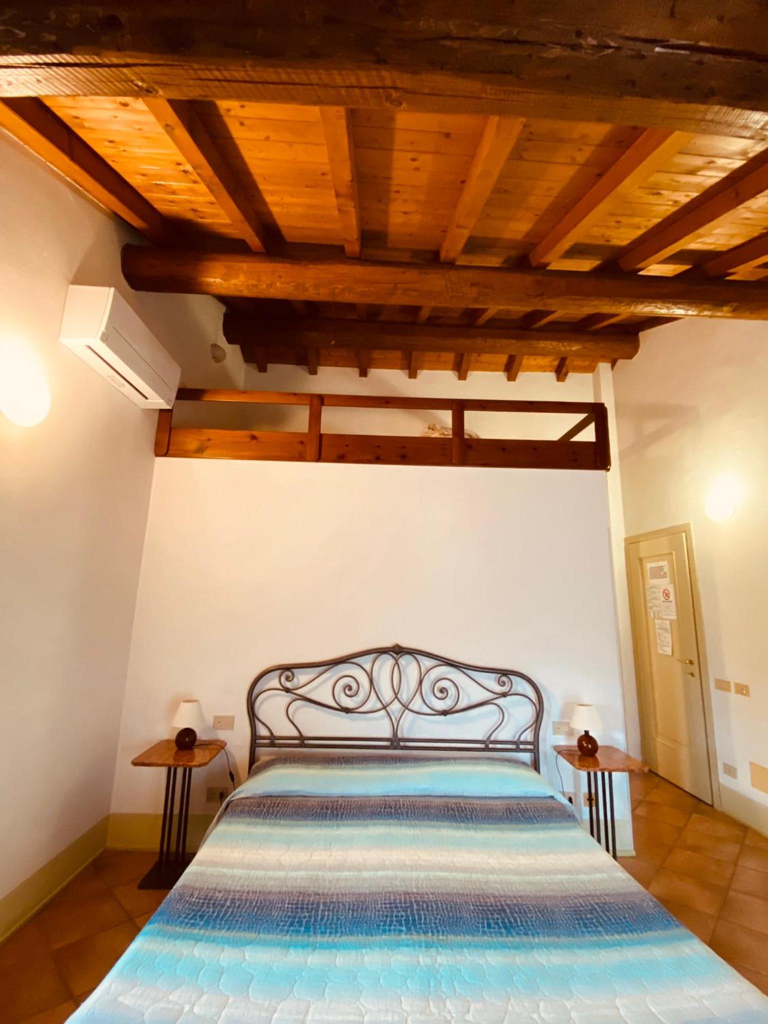 Double or Twin Room - Photo 6