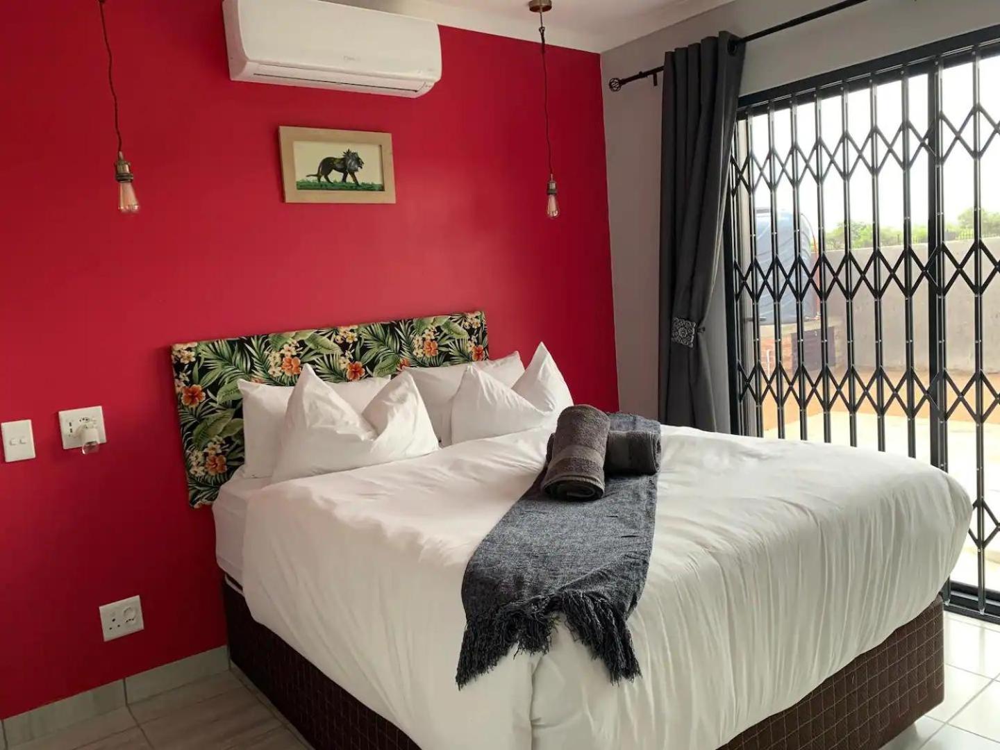 Deluxe Holiday Home photo 1
