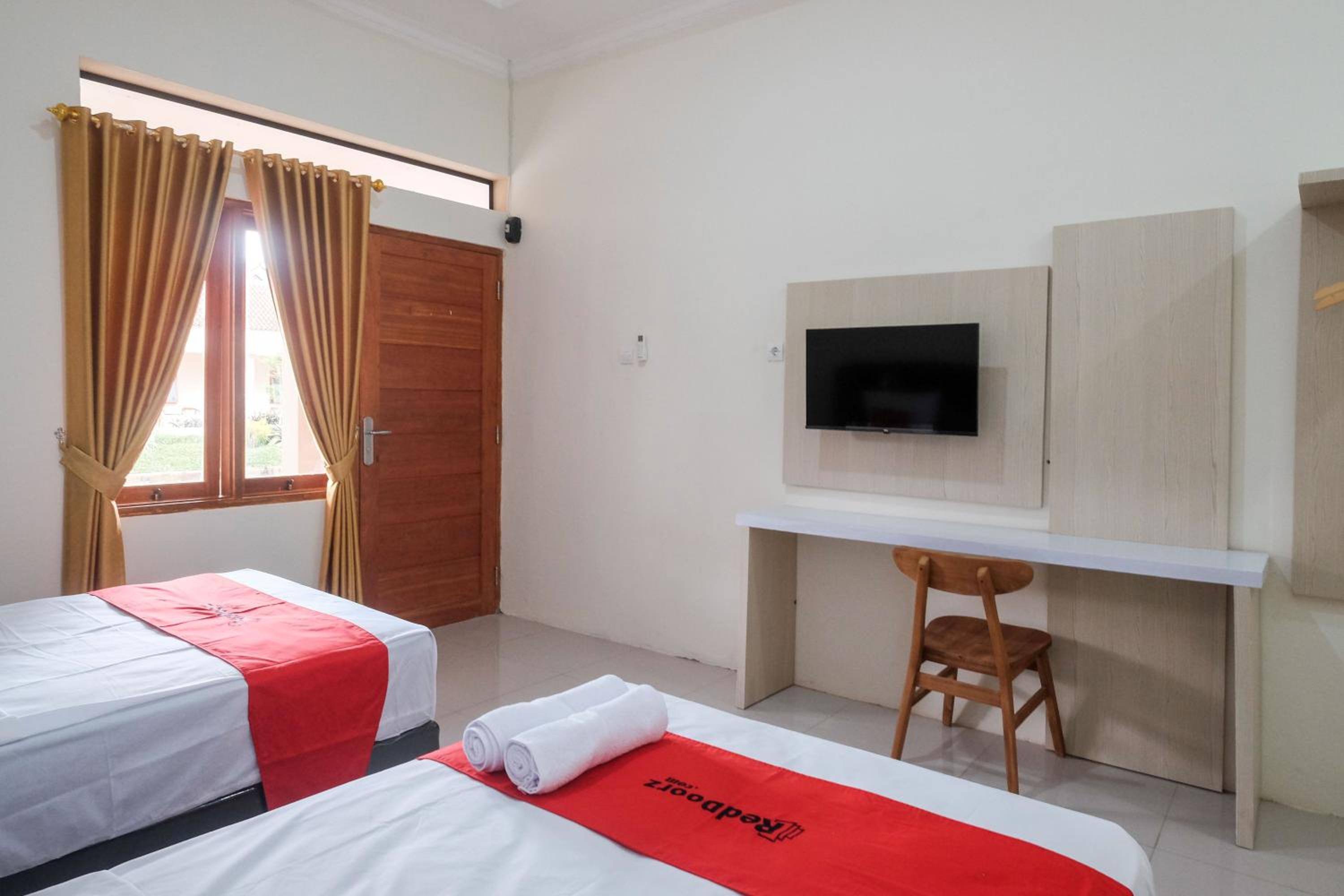 Twin Room - Photo 1