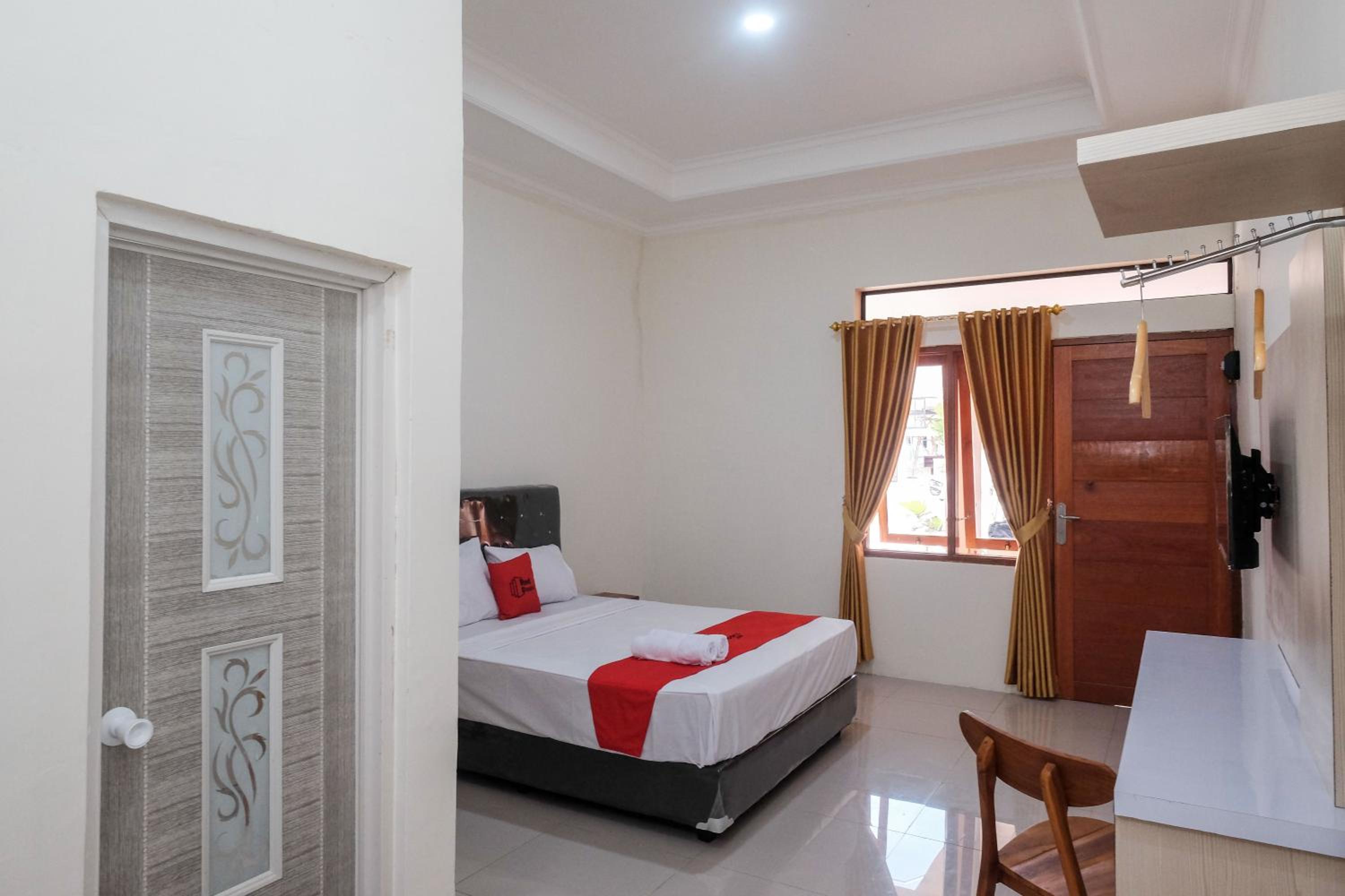 Double Room - Photo 7