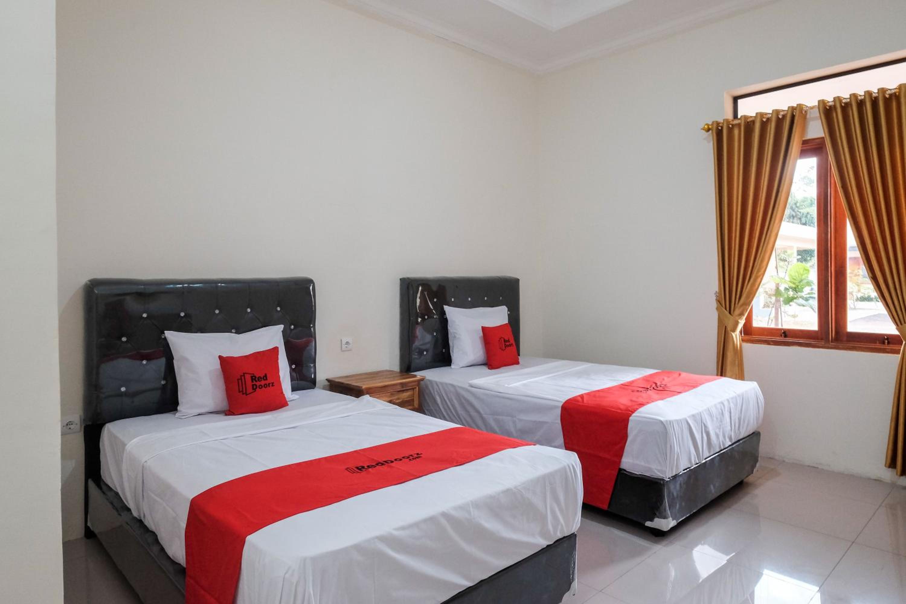 Twin Room - Photo 8