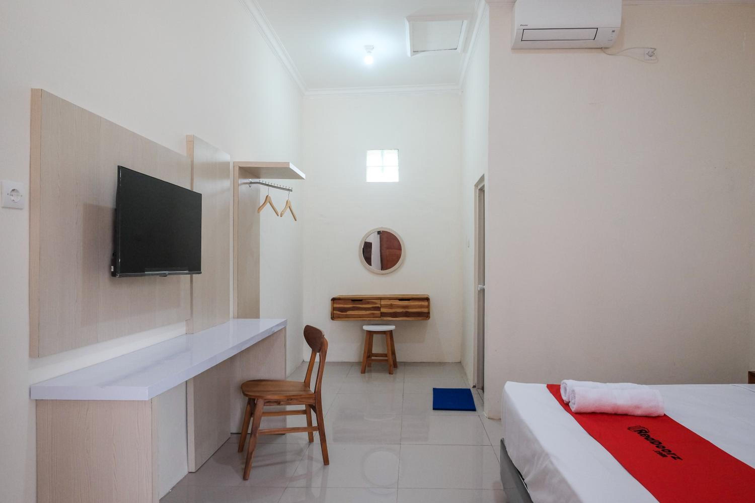 Double Room - Photo 12
