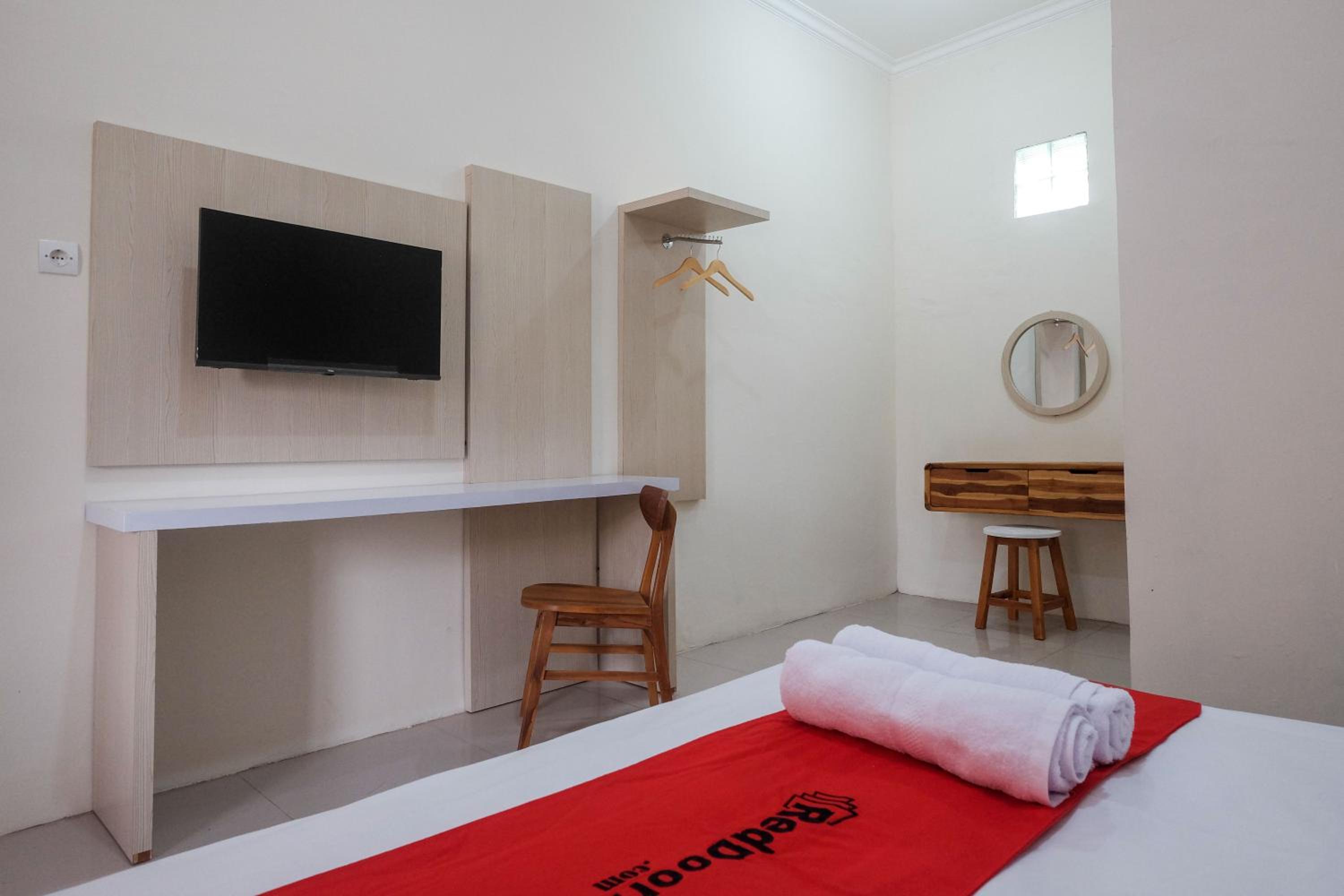 Double Room - Photo 11