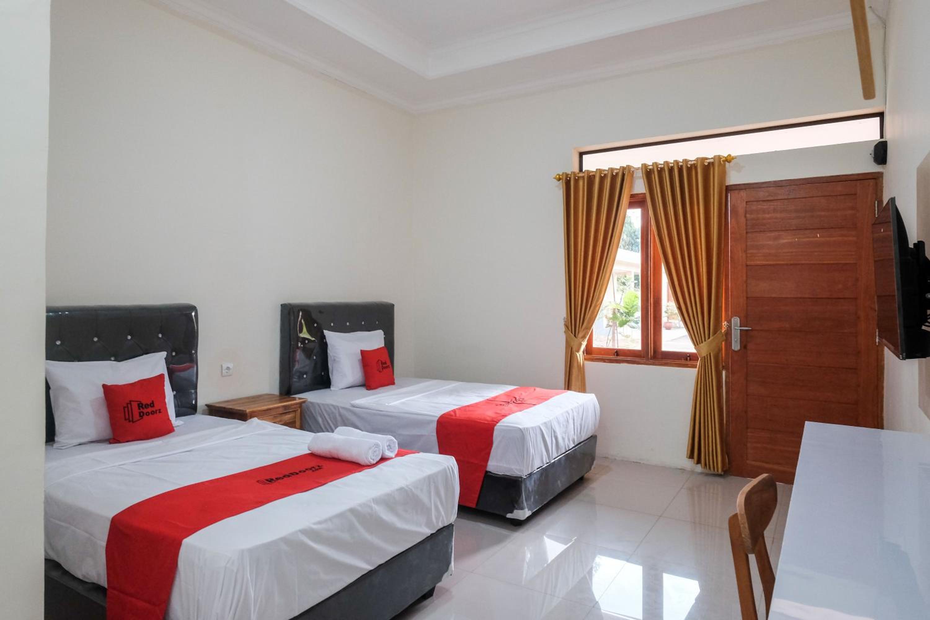 Twin Room - Photo 5