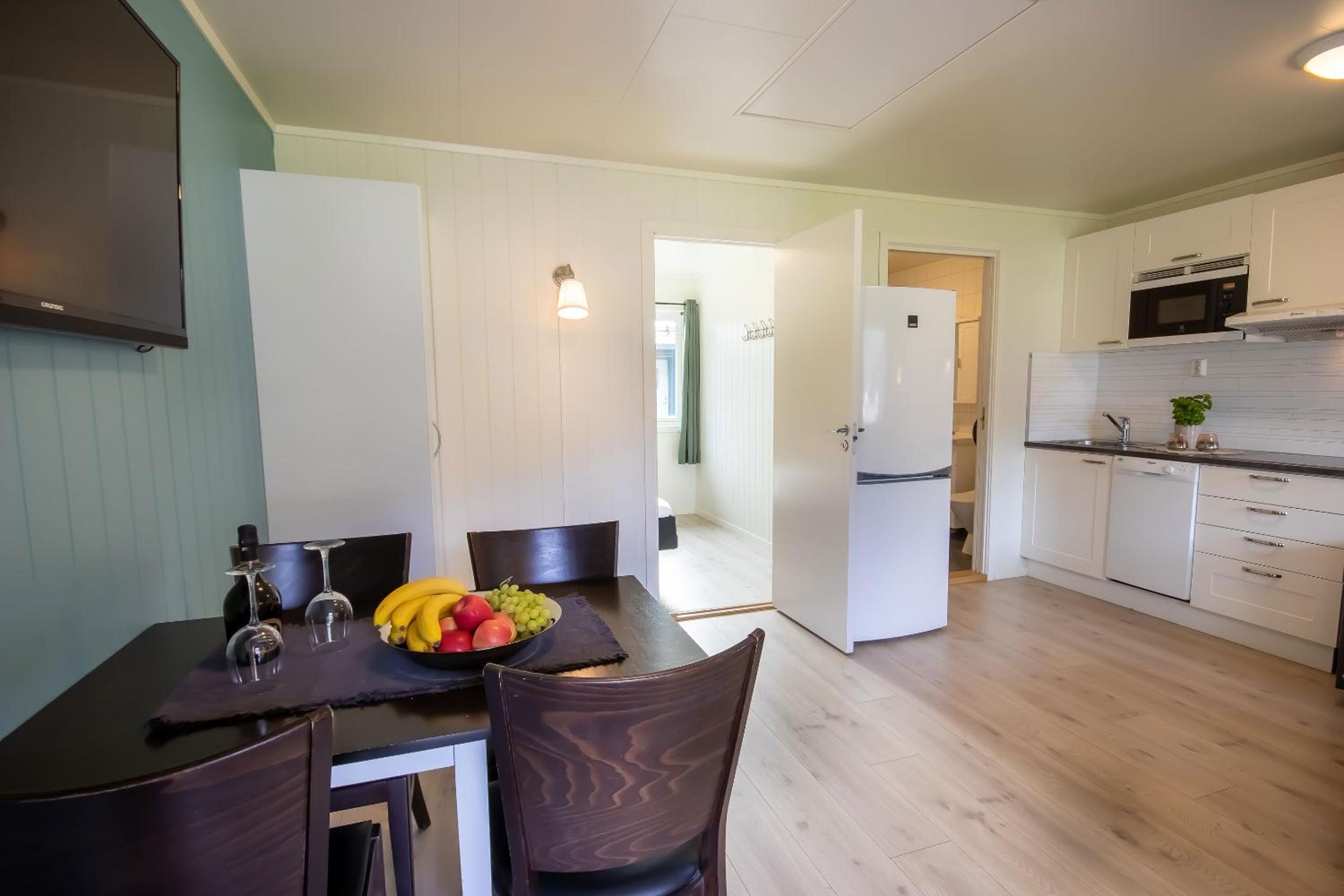 One-Bedroom Apartment - Photo 2