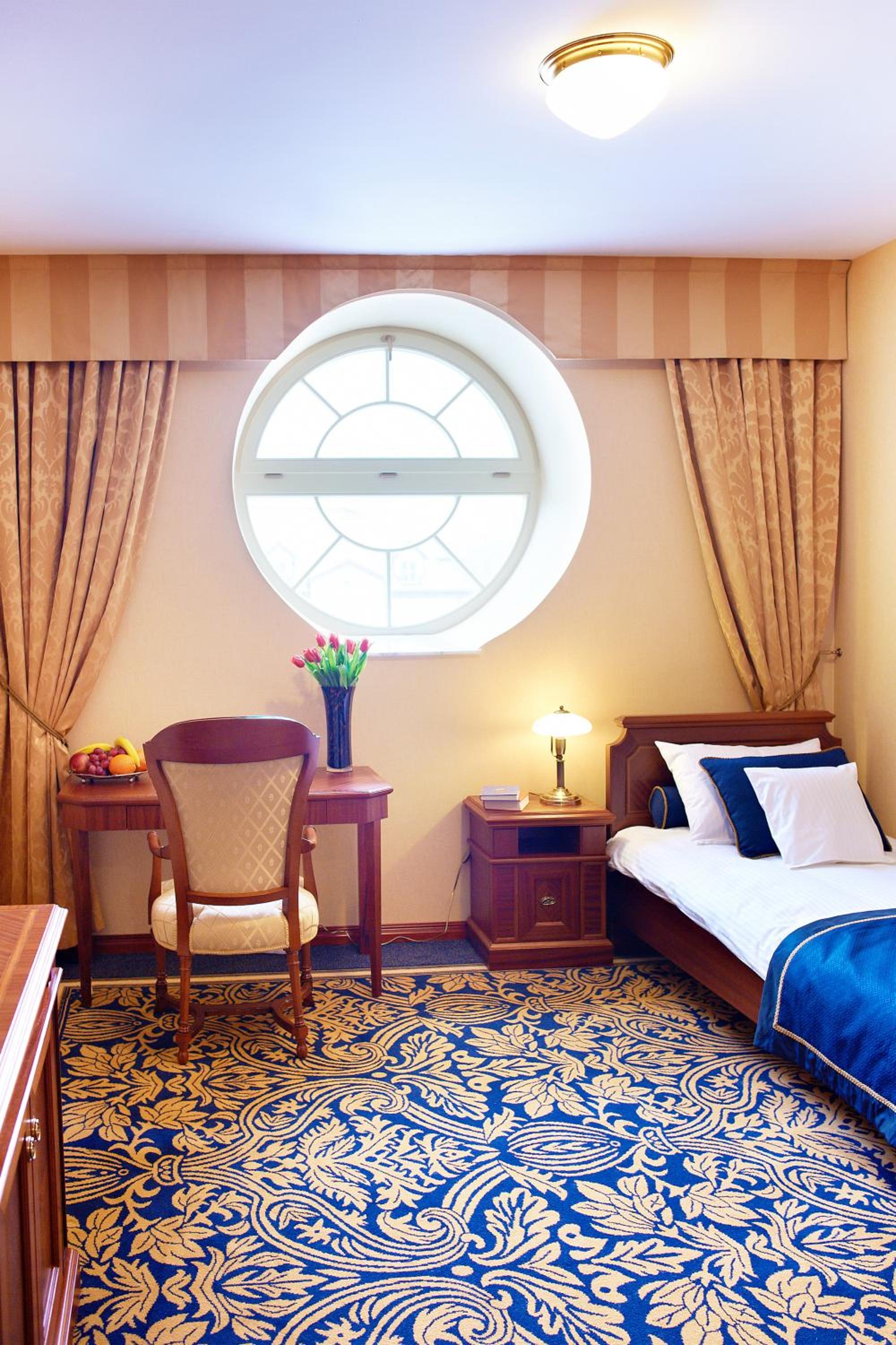 Deluxe Double or Twin Room - Photo 8