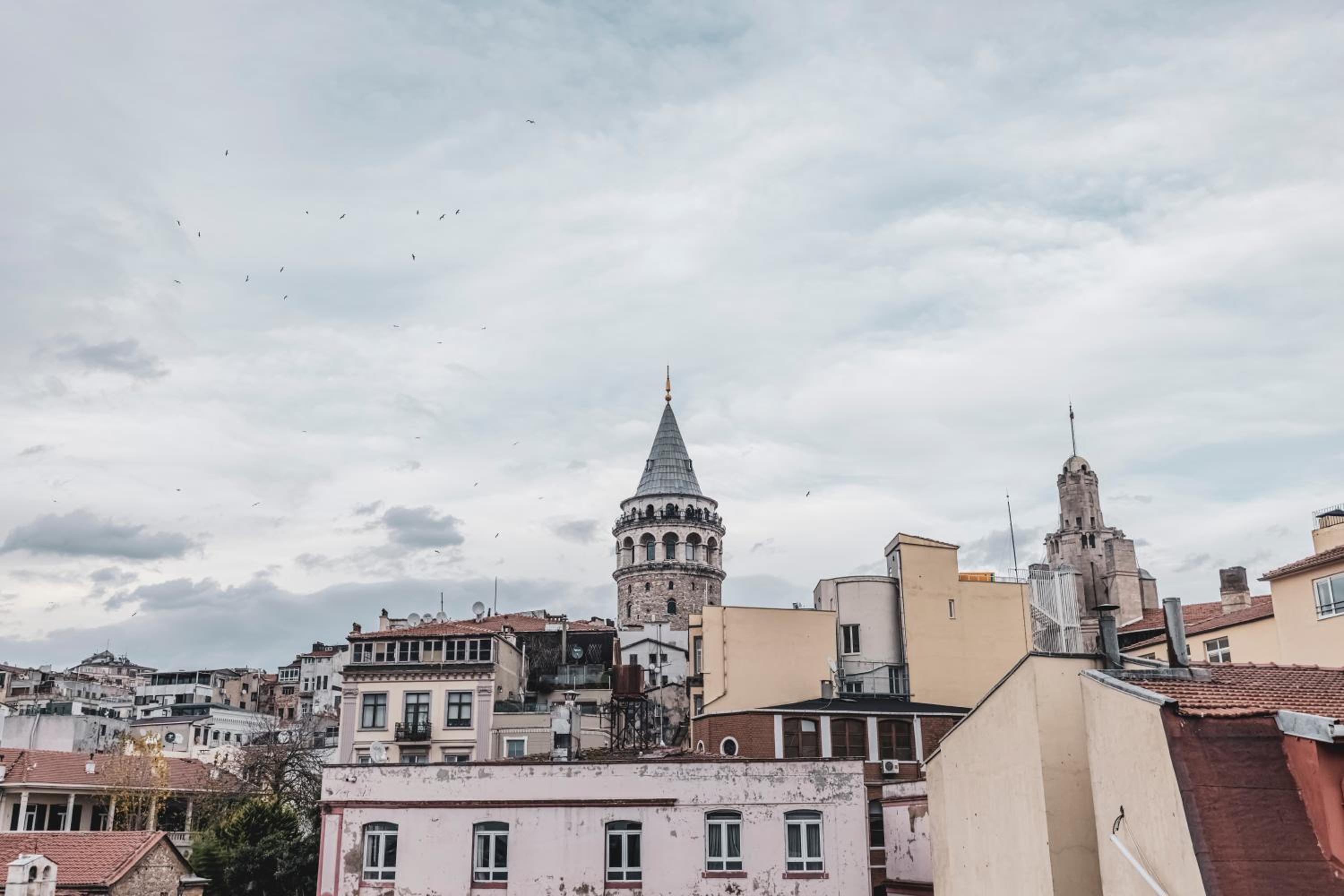 Superior King Room with Galata View thumbnail 6