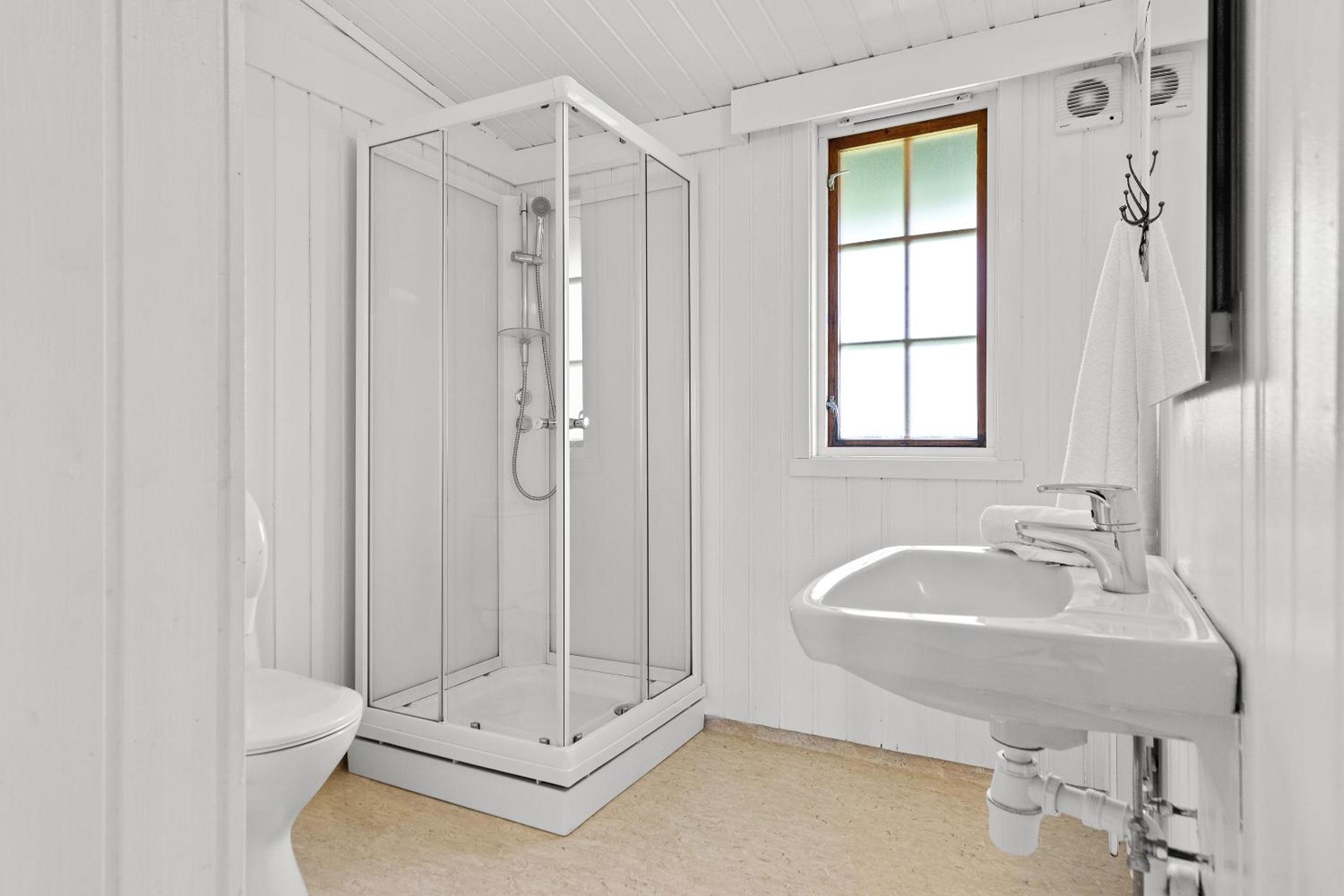 Two-Bedroom Cottage - Photo 3