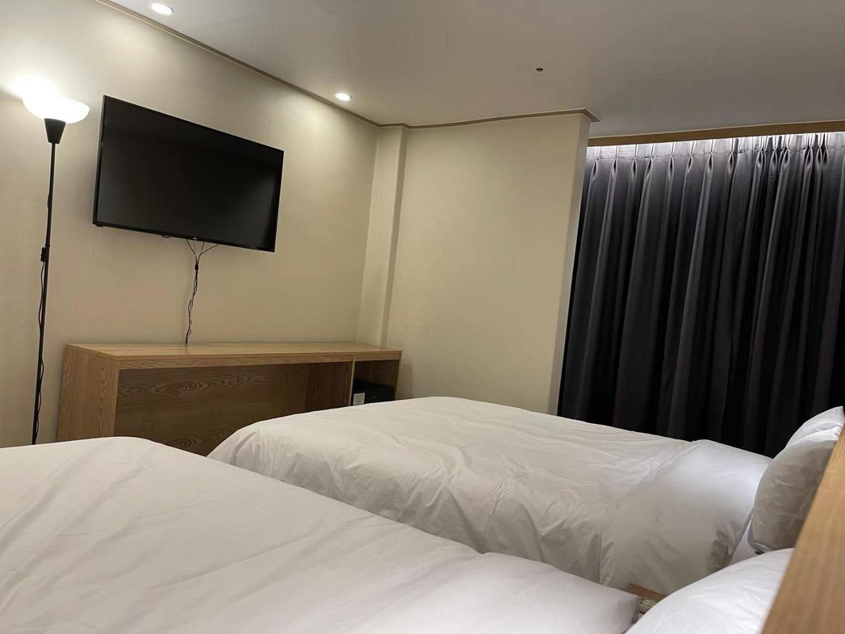 Deluxe Twin Room - Photo 7