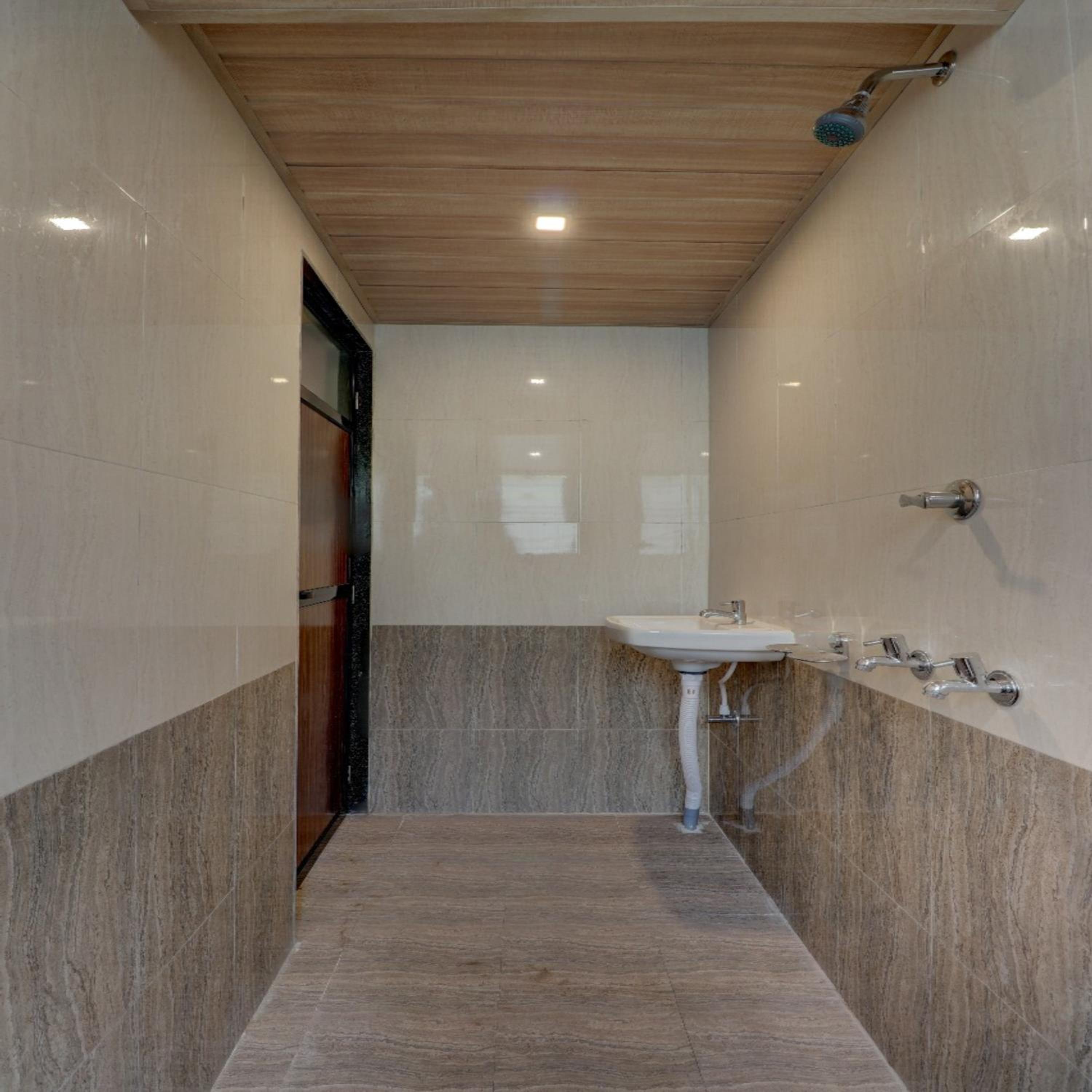 Double Room - Photo 12