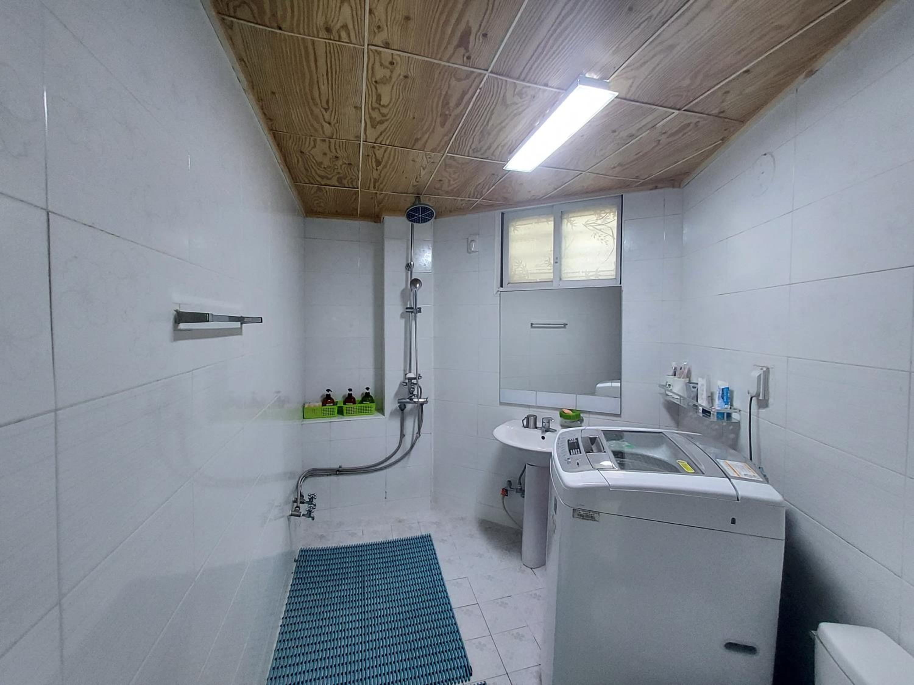 Three-Bedroom Townhouse - Photo 11
