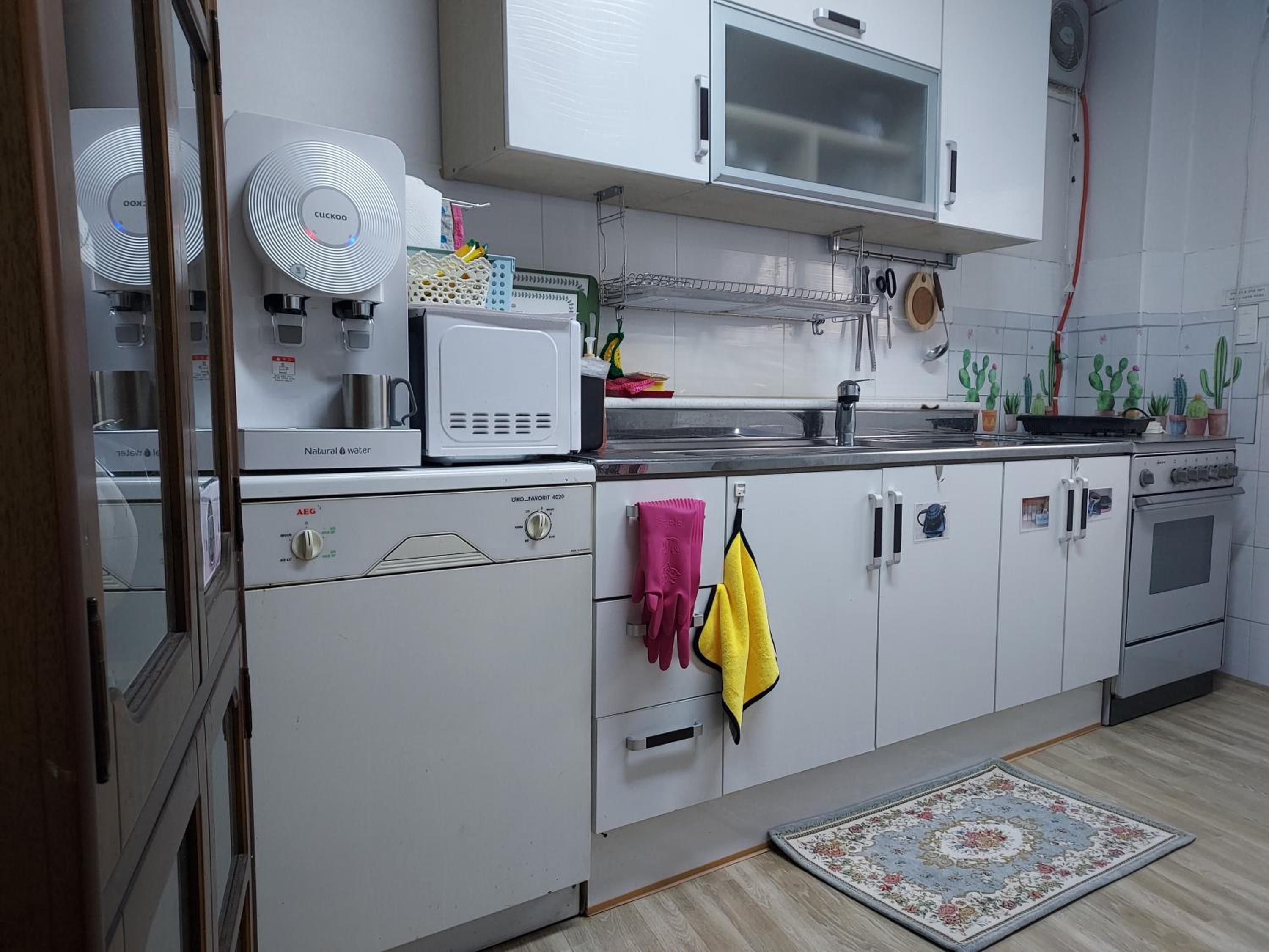 Three-Bedroom Townhouse - Photo 13