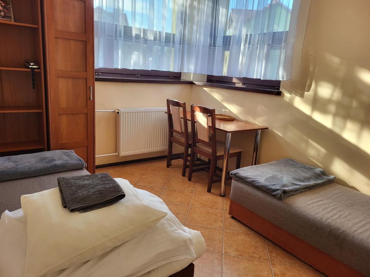 Double Room with Shared Bathroom photo 1